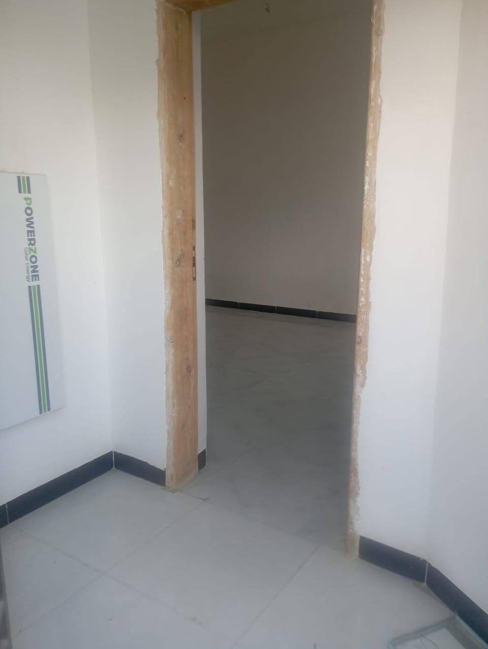 📐 المساحة: 200 متر – ركن
🏗️ بناء حديث – طابقين مرتب وجاهز للسكن
🔹 الطابق الأرضي:
✔ استقبال واسع يفتح النفس
✔ غرفة مريحة
✔ صالة عائلية
✔ مطبخ حار وبارد
✔ مجمع صحيات داخلية
✔ صحيات خارجية
🔹 الطابق الثاني:
✔ 3 غرف نوم
✔ صالة كبيرة مناسبة للعائلة
☀️ مزود بنظام طاقة شمسية (توفير بالكهرباء)
📍 موقع قوي وقريب من الخدمات
💎 مناسب للسكن العائلي الراقي أو استثمار مضمون
📞 للاستفسار والحجز:
***********
