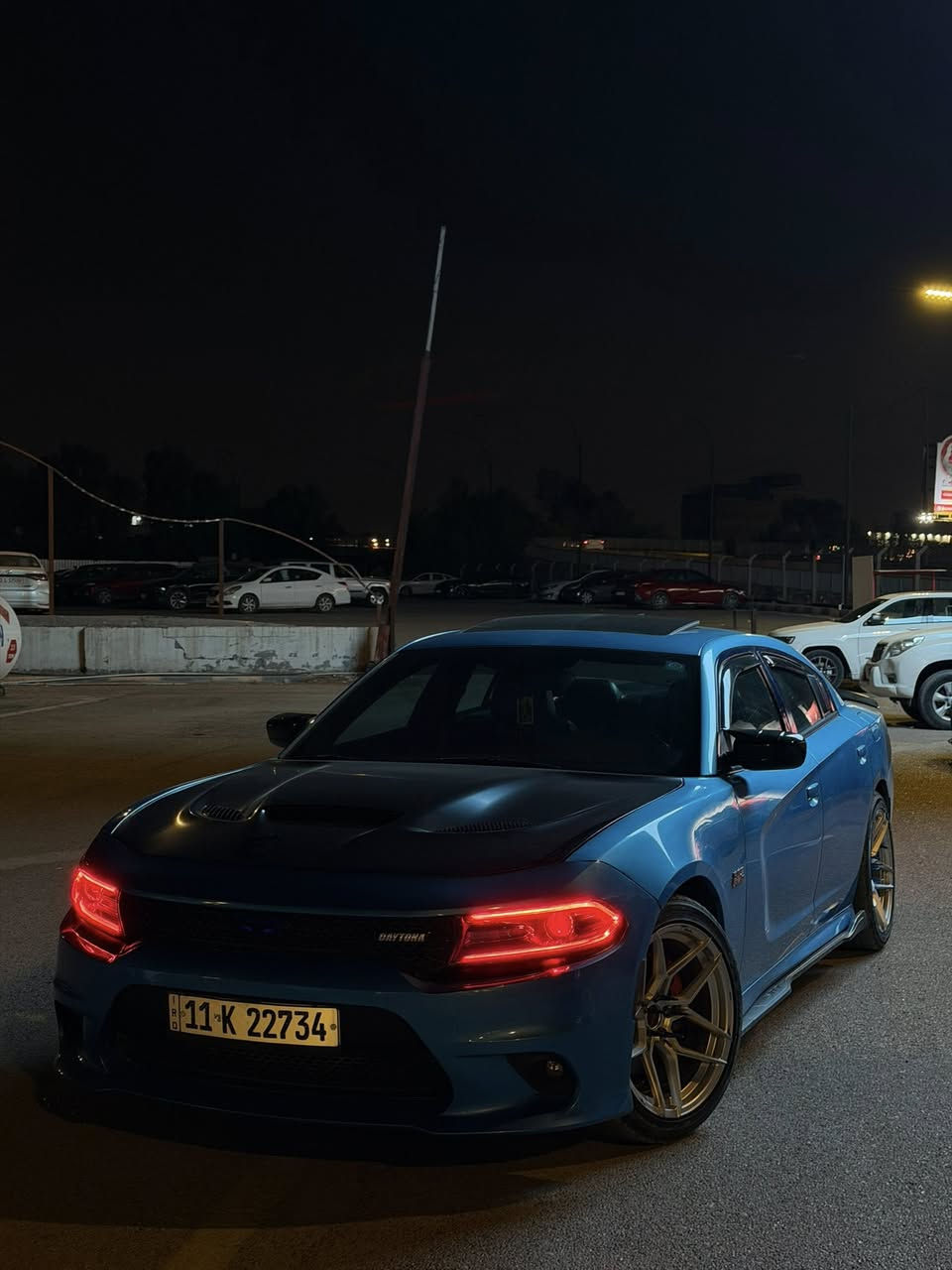 سلام عليكم جارجر
دايتونا (5700) 2018 
للبيع او مراوس  ب موستنك GT 
مواصفات السياره فول فتحه 
مري قلاب رادار نقطه عمياء 
 كشنات خزن ميموري  دايتونا +تدفئه تبريد 
مكينه كير اكسل كفاله  
ستيرن كهربائي +اويل كاج كان +ويل روهانه +تخم تاير + باتري جديد 
لدات لايت متغير + زنون عدسات منضومه جديده    
الحادث صفحة  السايق +باب مبدل  
عليها برمجة طلال ⚡️⚡️ 
رقم الشاصي 
2C3CDXCT9JH289431
سياره جاهزه من كل نواحي 
مكاني بغداد الدورة او الكرادة
والسعر 194 وبيها مجال حبايب💙
*********** 
***********
