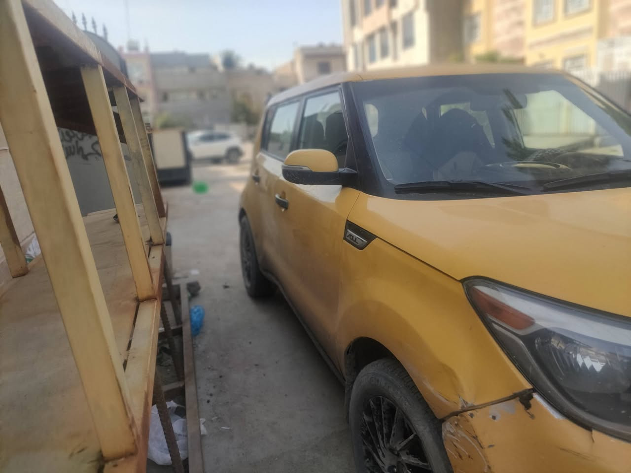 السلام عليكم 
كيا صول للبيع او مراوس موديل2014 مكينه 1600مكفوله شواصي ولغود
يوجد بيها طخطهات بسيطه رقم بغداد سنويه 2031تكسي
تحويل ثاني يوم نص فول السيارة السعر 90بيها مجال بسيط حك الجية
للستفسار خاص او على هاذا الرقم ***********
