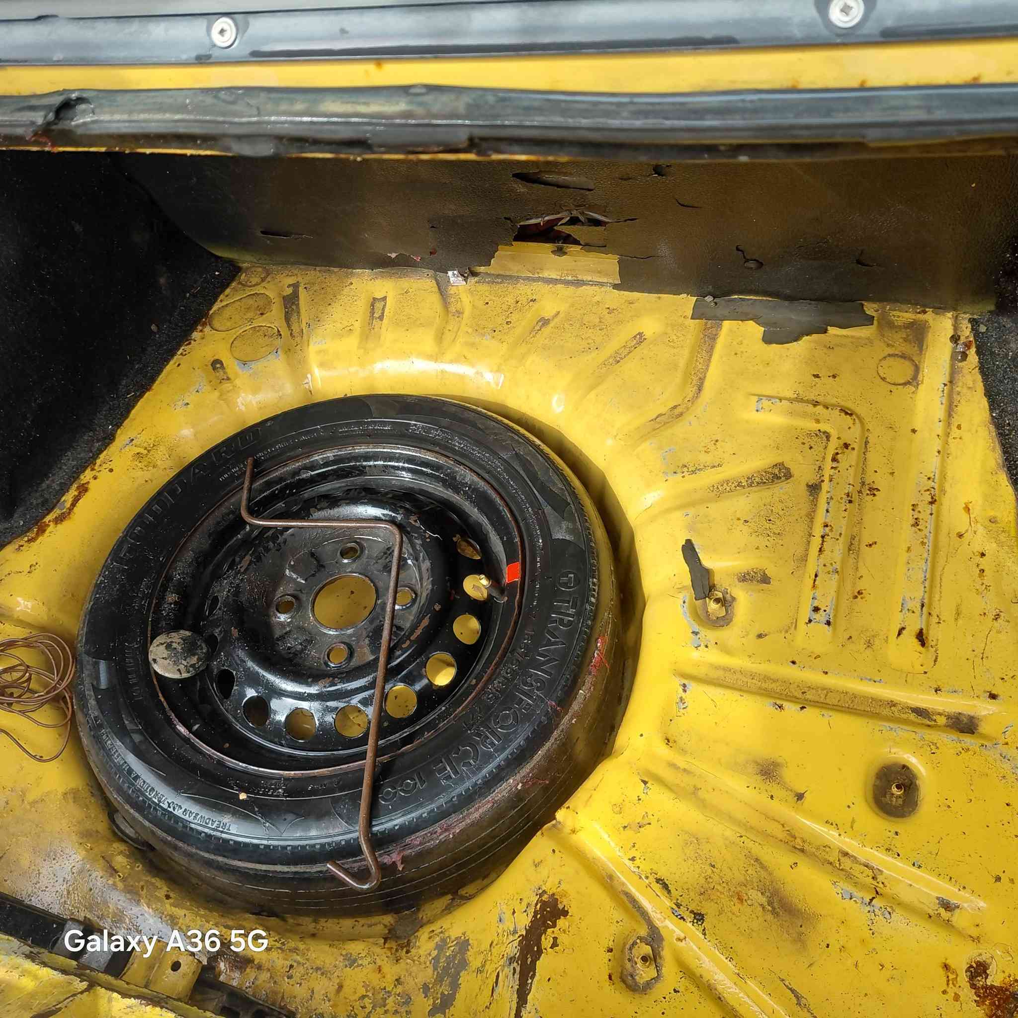 السلام عليكم اللبيع سابيه مديل٢٠١٢ مكينه كير صدر مكفول  شواصي مكفول  سياره  رقم بغداد الماني مصفره هيه وغرامات تحويل مباشره سنوية ٢٠٢٧ مكاني بغداد  السعر ١٨ سياره جاهزه من اي نقص رقم ***********
