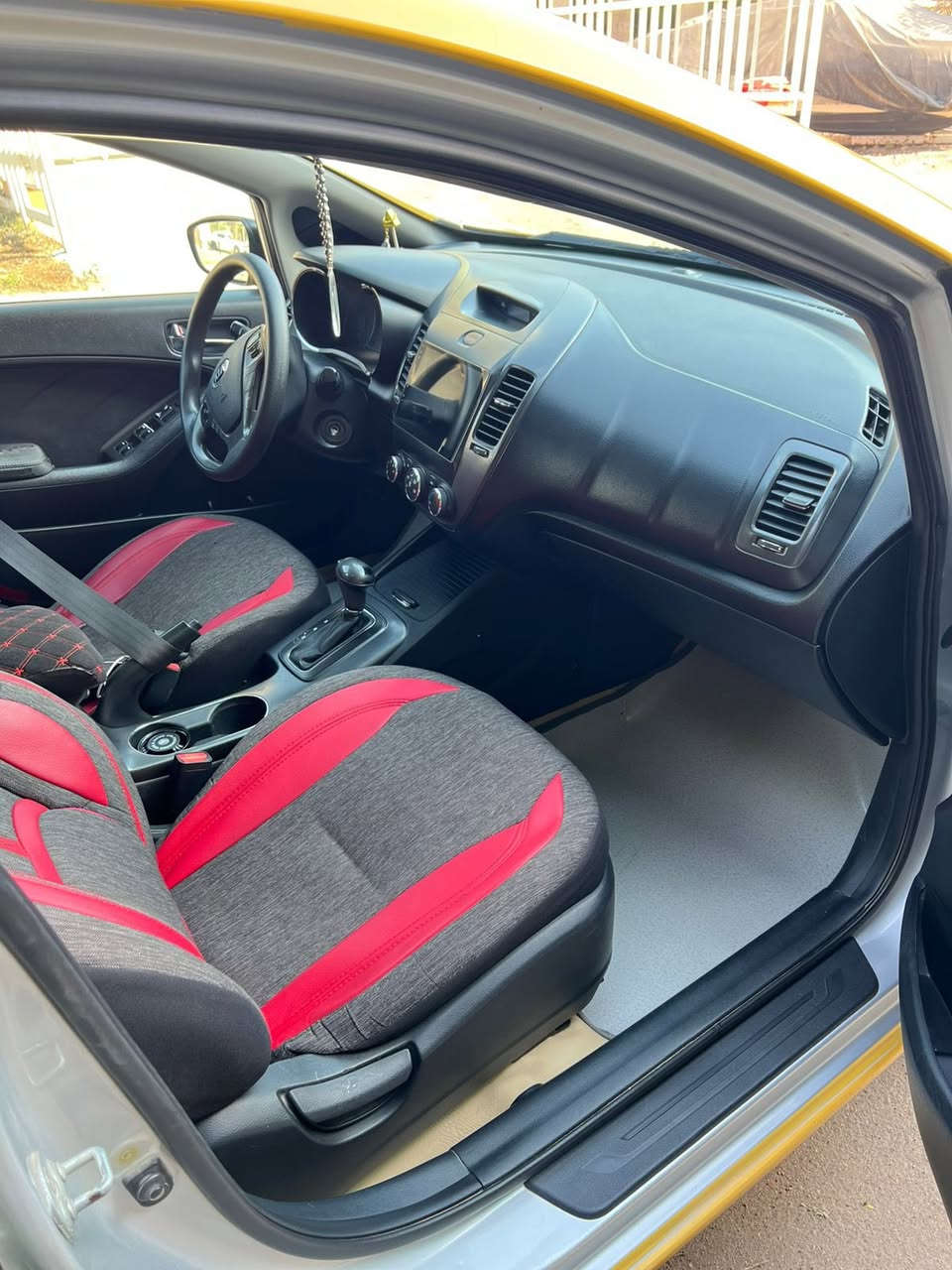 يالله سلام عليكم فورتي 16 كير مكينه خير من الله  رقم بغداد نكليزي تخم تاير تبريد حداديه اماني خلفي جديد  سياره جديده مامتعوبه كامله جاهزه ع اخير مكان سياره بابل سعر 115 او بيه مجال تصال ***********
