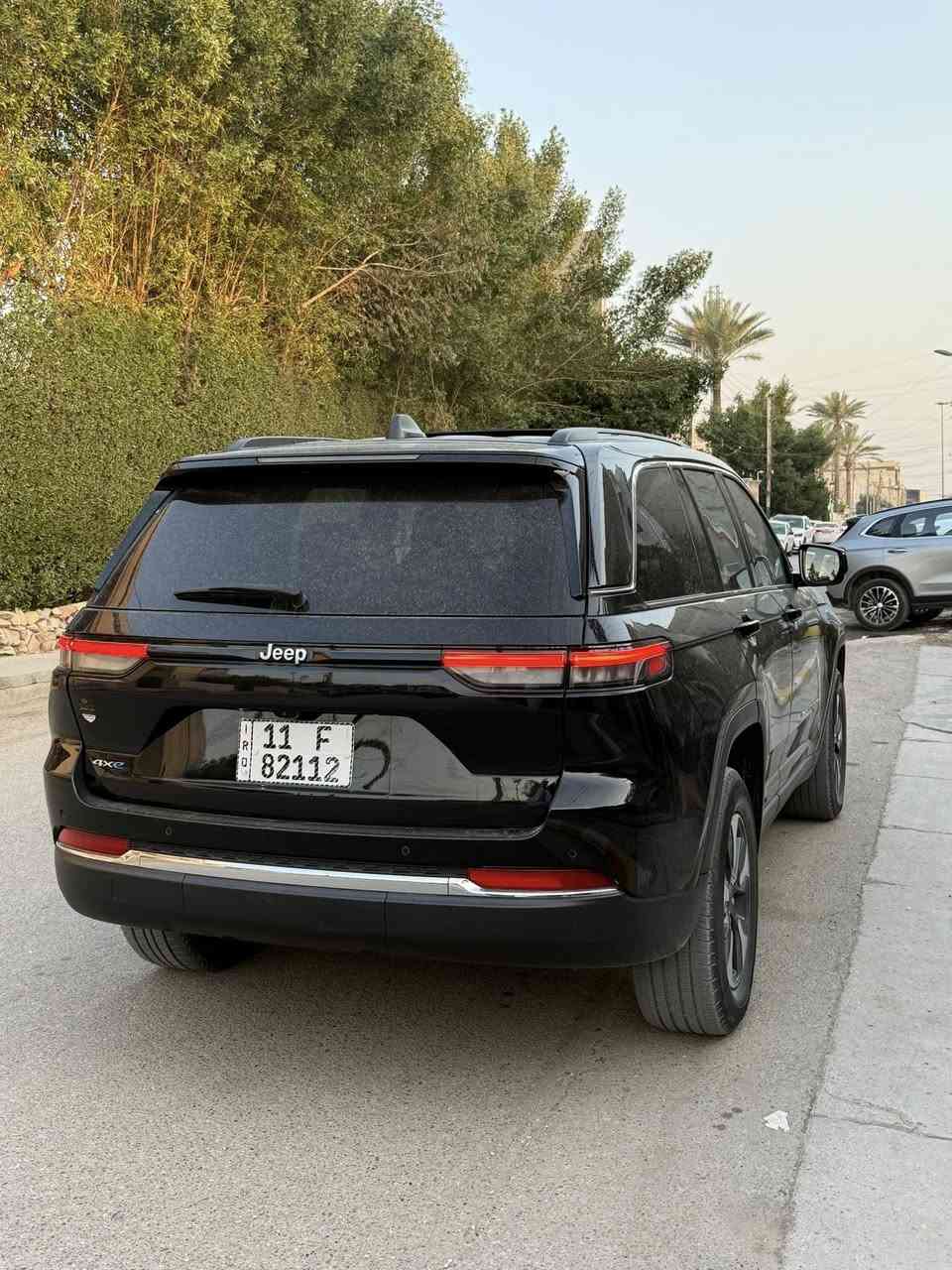 السلام عليكم
جيب كراند شيروكي 2024 بلكن ان (ثلاث انضمه - بانزين -هايبرد -كهرباء ) 
رقم بغداد مكينه 2000 تيربو  
حادث بارد بل جاملغ الأمامي فقط كفاله عامه 
فول مواصفات 
بانوراما 
بصمه تشغيل عن بعد
جنطه كهرباء 
شاشه ديجتال 
انضمه ترحيب 
كير ماوس 
كشنات جلد وكهرباء 
تدفئه كشنات واستيرن
شحن ذاتي 
شحن لاسلكي 
فور ويل 
٧ مودات قياده 
تحديد مسار وقياده  ذاتيه
العنوان بغداد الغزاليه 
رقم ***********
السعر 325
