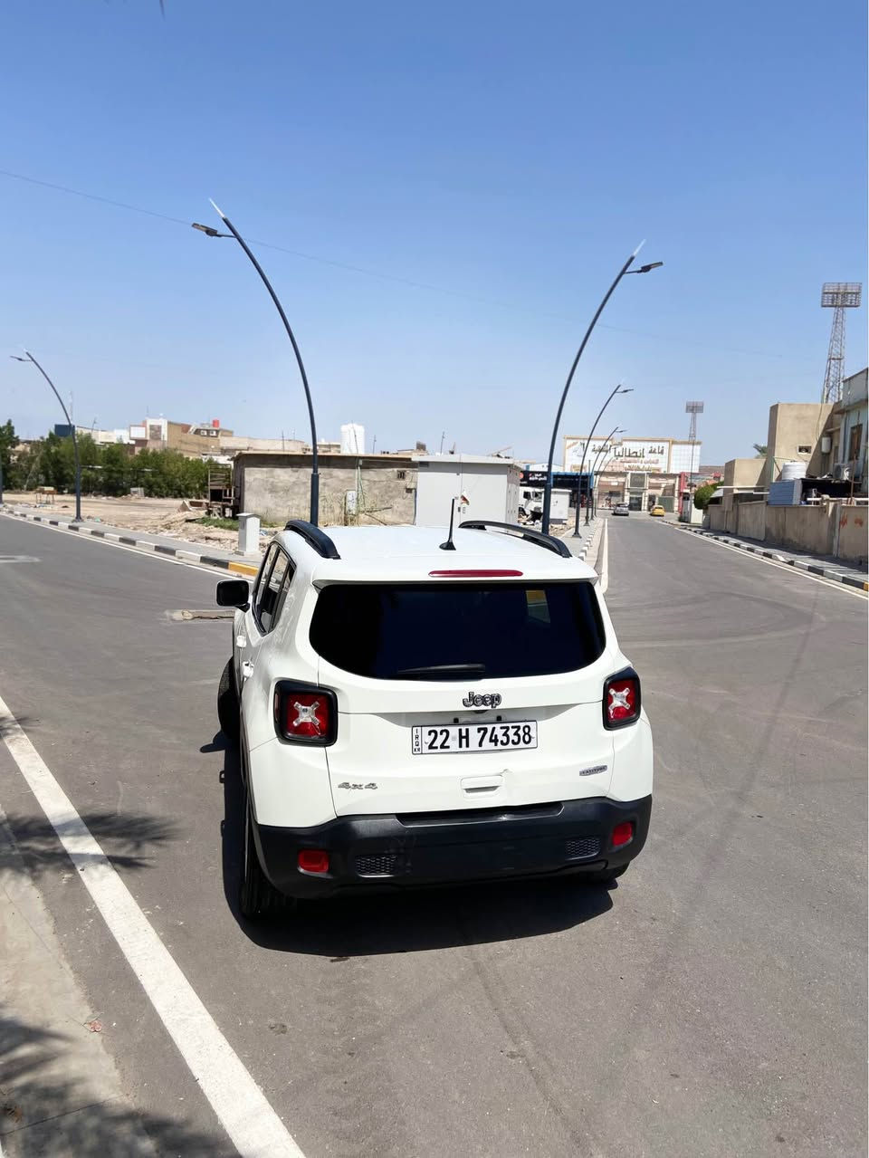 سلام عليكم للبيع جيب رنكيد. موديل 2020 وارد امريكي ضربته جاملغ وباب  بدون دواخل رقم اربيل باسم شركه تريد تحويل تريد وكاله  جاهزه من كلشي. اي نقص ما بيه  تبريد حداده مكينه كير كفاله  السعر117وبيه مجال حك الجيه العنوان  دور المحاربين   للاستفسار *********** البصرة, العراق
