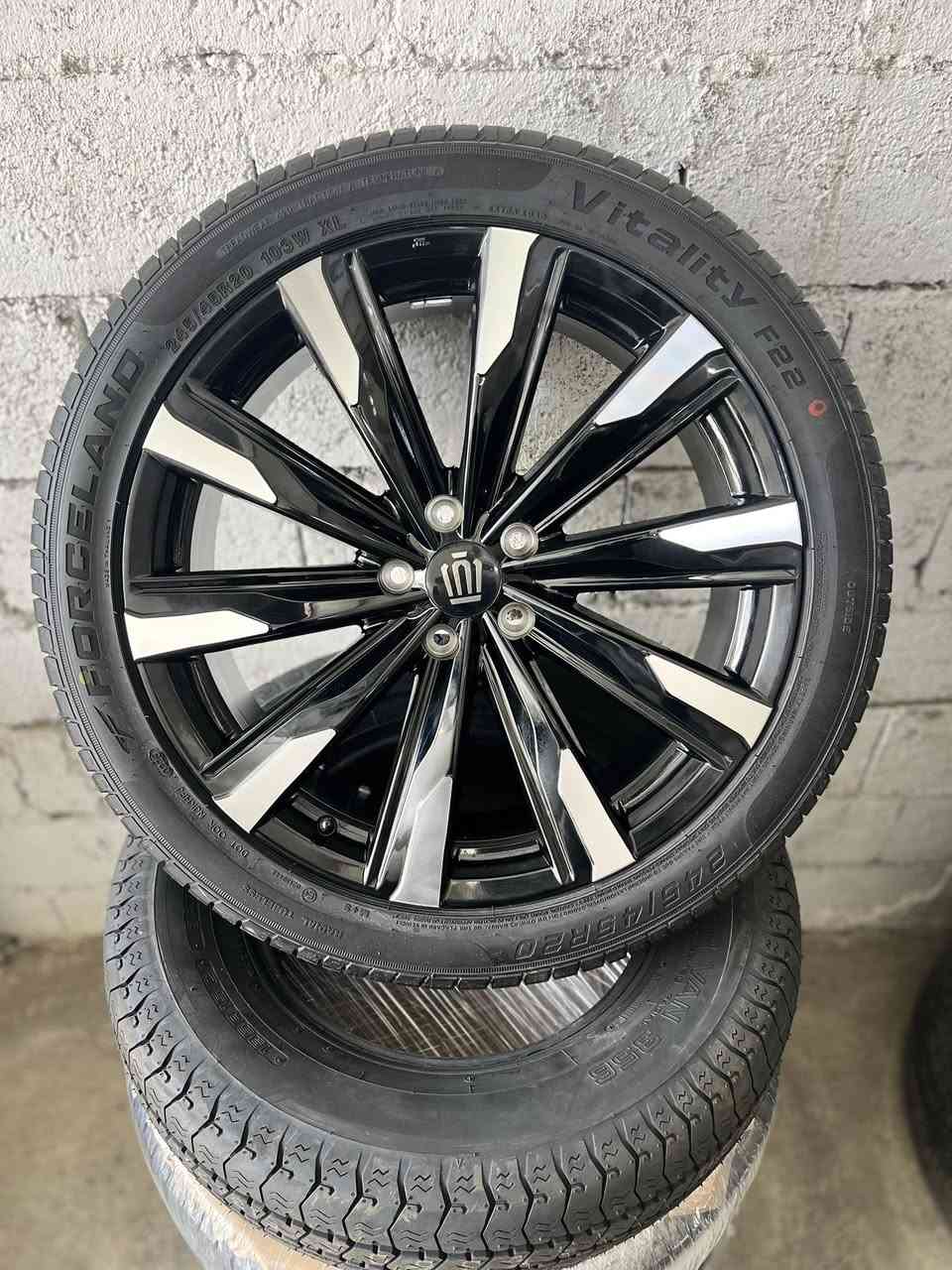 تخم ويل و تاير كراون جديد حجم 20
جديد  زيرو لبيع و مراوس. واتساب ***********. 

توصيل موجود كل العراق 🇮🇶
