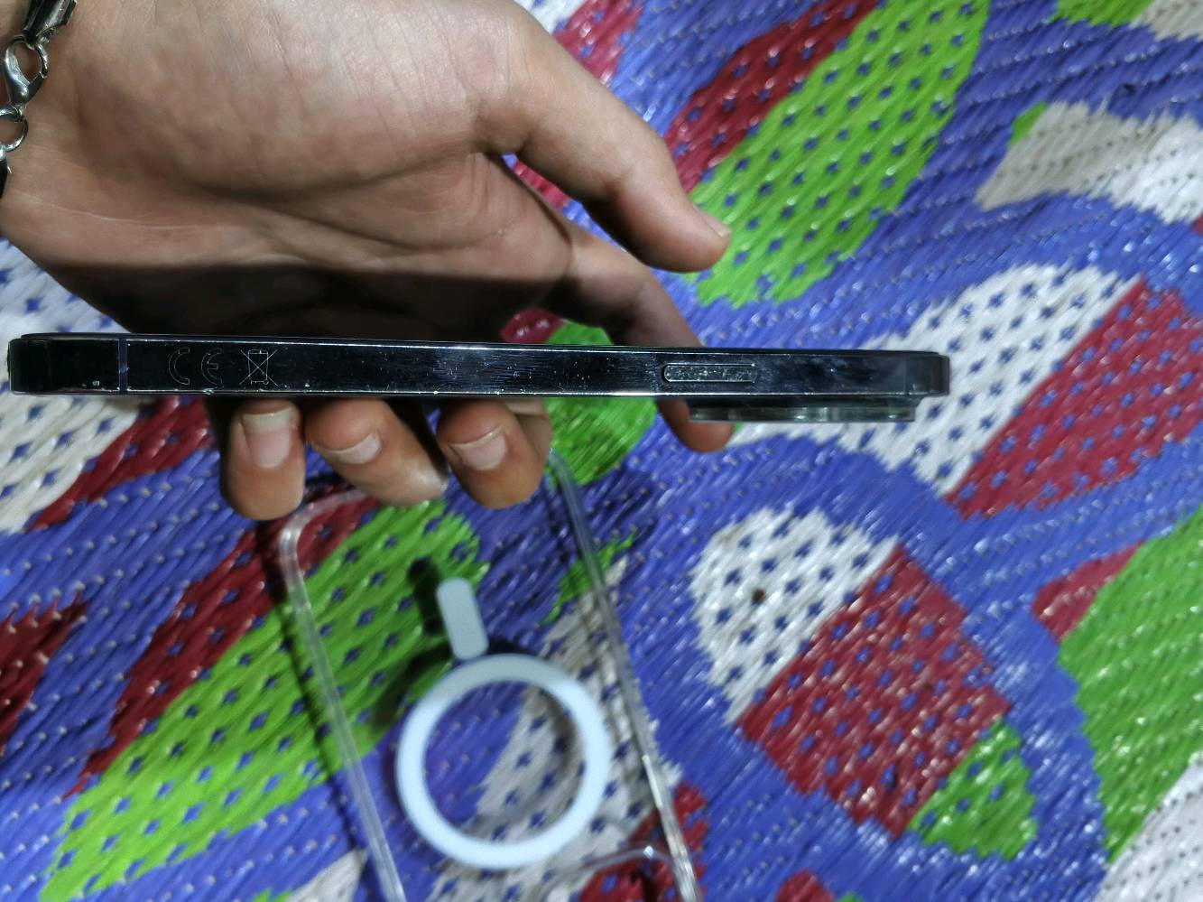 ايفون 14 برو ماكس 
ذاكره 256 
بطاريه 85
الجهاز عربي شرق اوسط 
بلادي شرط 
فقط كسر بالظهر 
مكاني بغداد