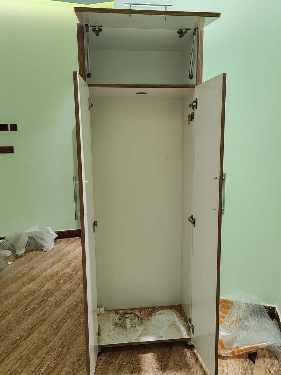 سلام لوكر بهذا الشكل السعر ٨٥ مكاني سماوة الغربي 
***********
