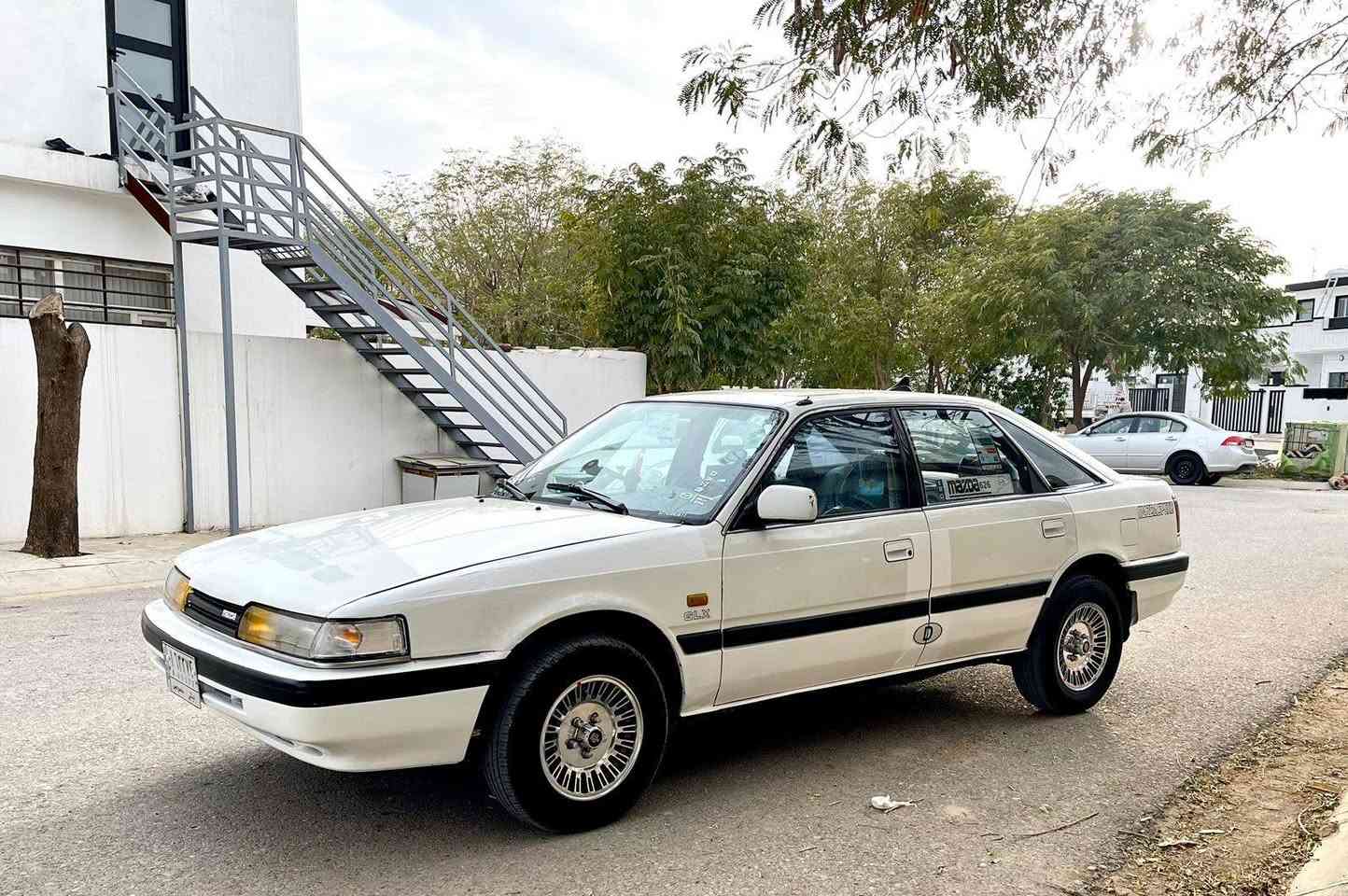 MAZDA 626 هاج باك (جنطه) 8وبخ
كير عادي سياره خير من الله حداديه كله ابشرط 
كهربائيات كله شغاله كله ابشرط موديل 1991 رقم ديالى كوبون بانزين بيه تحويل مباشر 
سعر 38 وبي مجال مكان كلار للأتصال
*********** /***********
