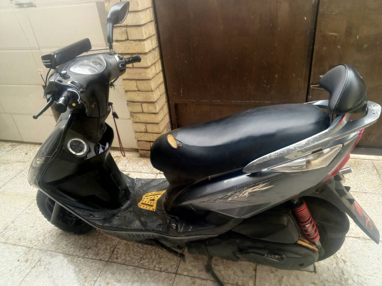 سلام عليكم دراجة ثعلب سراعة 140 دراجة كاملة مابيها نقص برغي باتري جديد تشتغل نكرة و سلف كهربائيات كلها شغالة مكينة ما مفتوحة لا تنضح ولا تبخر  وبيها صالنصة رياضي وصالنصتها القديمة موجودة بس جيب وشد اذا ماعجبتك الرياضيي
*********** راسلني علا الواتساب ودلل
