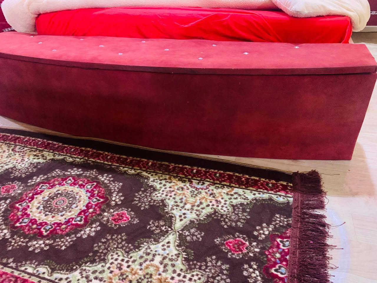 سلام غرفه اخشاب تركي للبيع نضيفه بس مجرات الكنتور يرادلهن سجج
السعر 700 وبيه مجال للشراي


**إذا كنت صاحب هذا الإعلان وتريد حذفه لأي سبب، رجاءا أرسل رسالة إلى الدعم الفني**