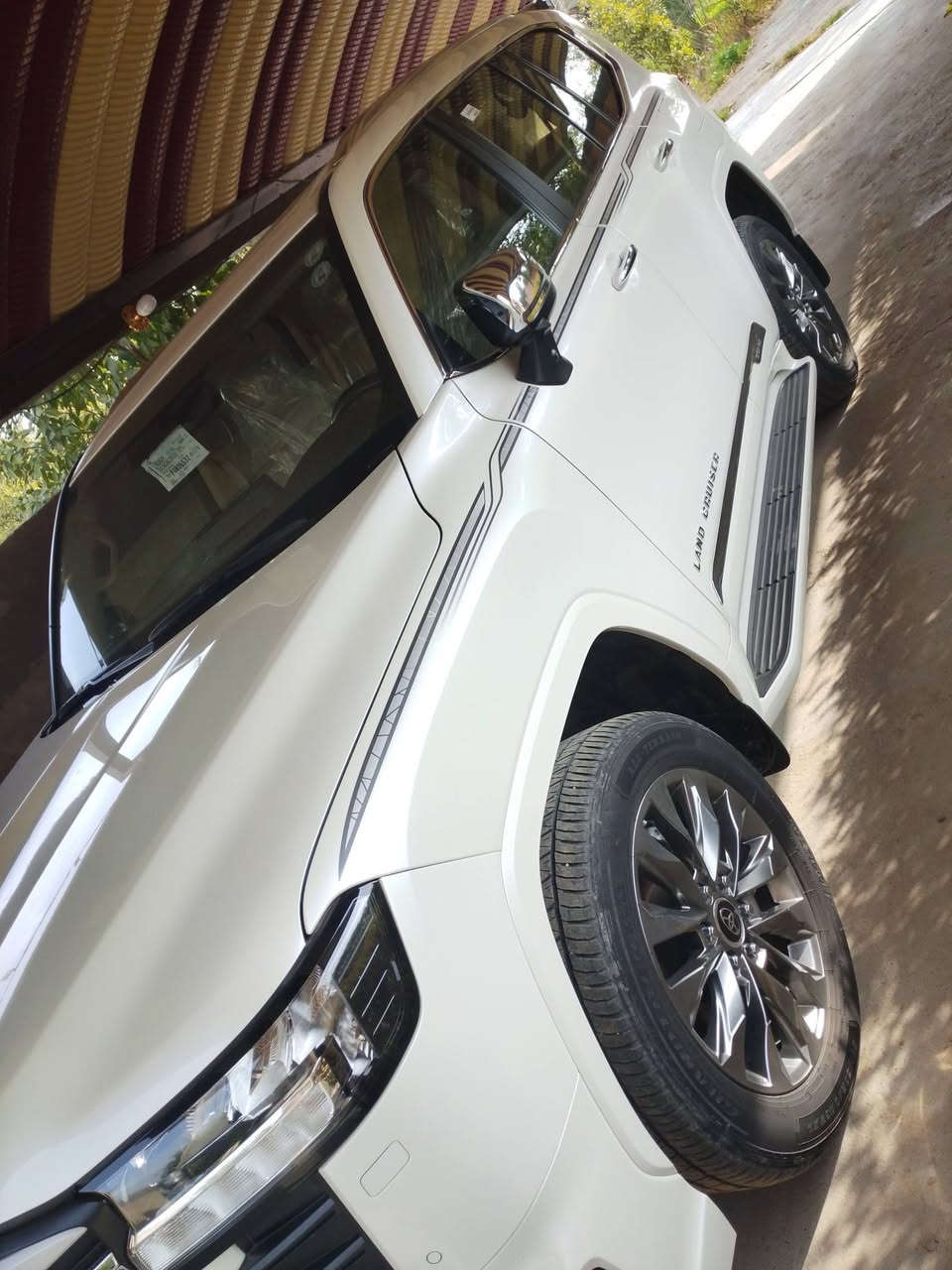 جديد جديد سلام عليكم
للبيع لاندكروز موديل 2023   مكفولة كفالة عامة من كلشي 6سلندر 4000 سياره ساز  لمتد اصلي

مواصفات السياره ماشيه 31حقيقي 

فتحة سقف 
٤كامرات 
جنطة كهرباء  ترهم مراوس 

كراسي جلد 

كراسي كهرباء 

شاشات تطبيق اصل 

3 شاشات 

كراسي تدفئة 

كراسي تبريد 

لايت زنون 3 عدسات 

كشاف لايت 

زراك لايت 

3 قطع تبريد 

جامات تصعد وتنزل كهرباء اوتو 

مري كهرباء وشفط 

نضام SPORT

نضام OTOhold

نضام صعود الجبال 

نضام المنحدرات 

داخل جلد بيجي 

بك لايت LED 

كامرات خلفية وامامية 

حساسات أمامية 

حساسات خلفيه 

سياره جديدة حيل

مكان السيارة صويره

سيارة بسمي تحويل

للاستفسارا أو معرفه السعر الاتصال على الرقم                   ***********/(***********السيارة جديده كلشش
