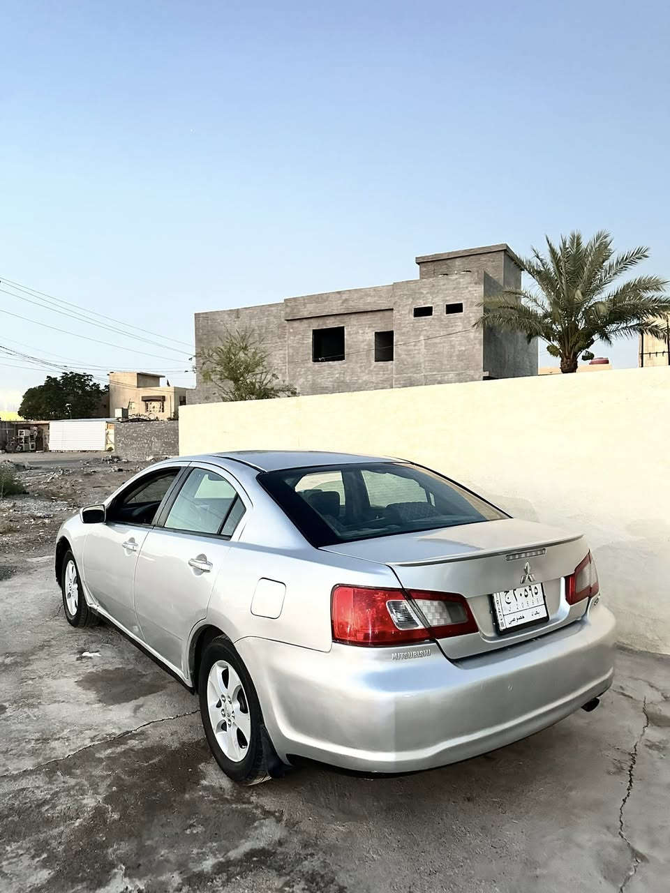 السلام عليكم
مسيبوشي گلنت ٢٠٠٩ 
محرك ٤ سلندر 
كير ومحرك كفالة .
تبريد كله جديد .
تخم تاير جديد .
رقم بغداد مشروع وطني .
مصبوغة عام جمالية حادثها جاملغ خلفي ايمن .
السعر ( ٦٠ ) وبيها مجال بسيط .
للاستفسار ***********
***********
