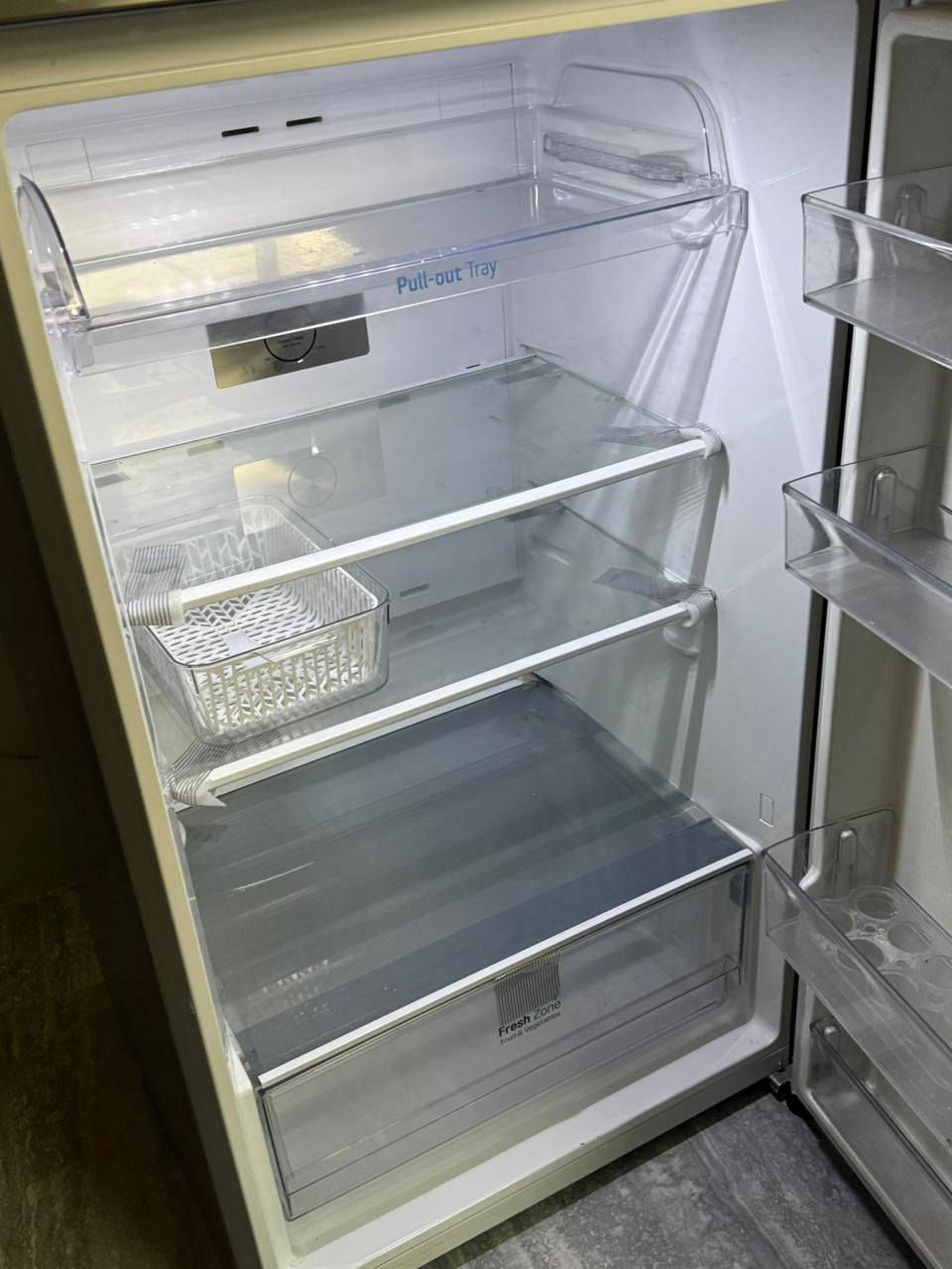 ميز طعام خشب تركي مال حسني ب١٧٥ وبي مجال بسيط
ثلاجة ال جي نظيفة جداً
حجم ١٥ قدم
سعر ٤٥٠ الف وبيها مجال 
 العنوان بغداد / حي العدل مجمع ايادي حي العدل السكني مجاور مدخل الحرية عمارة ٢١


**إذا كنت صاحب هذا الإعلان وتريد حذفه لأي سبب، رجاءا أرسل رسالة إلى الدعم الفني**