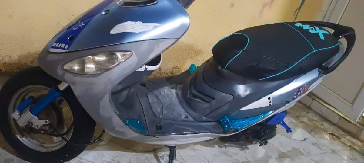 اسلام عليكم  ماكس قجمه للبيع بوشه 49 بلاد دراجه كامله مكمله ماناقصها شي كهربائيّات كله شقال سلف هندر لايت صطاب دراجه احله من صوره بيهه شقلات جديده كفر مال طين المامي موجود دبلات اماميه بلاد ستان نص  السعر 700 وشراي يدلل العنوان گرمت علي تواصل ***********
