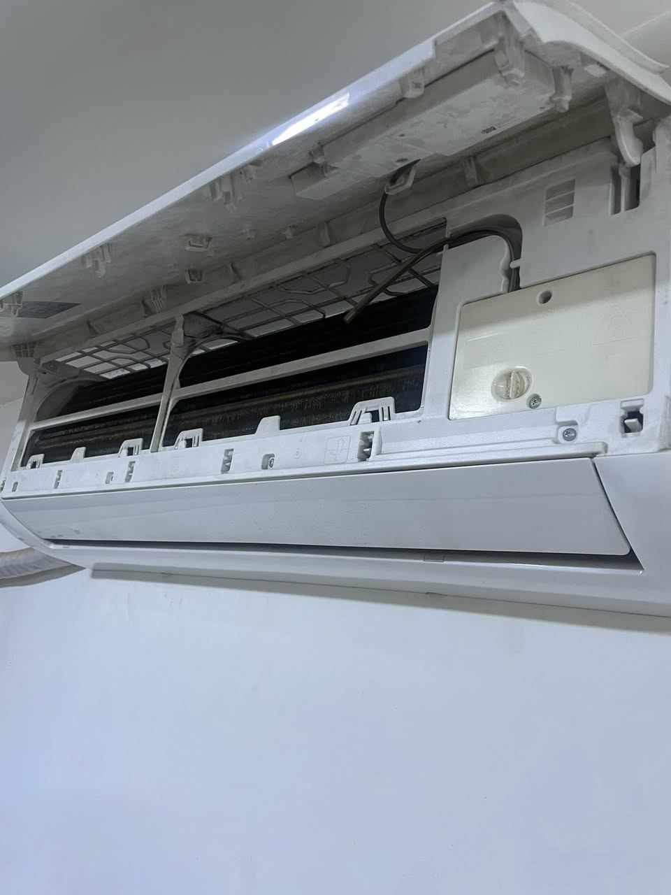 للبيع نضيف كلش القطعه الخارجيه موجوده ***********
