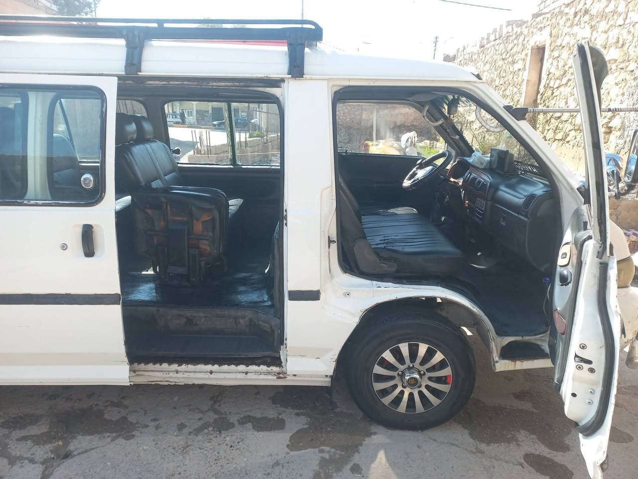 للبيع كيا هونداي موديل 2000
رقم انكليزي سنوية مجدد ل2030
كير واكسن شرط مكفوله 
مكينه معمره جدد 
هيئة غرمات مصفره 
اتصال بيك خير وتدلل 
***********
