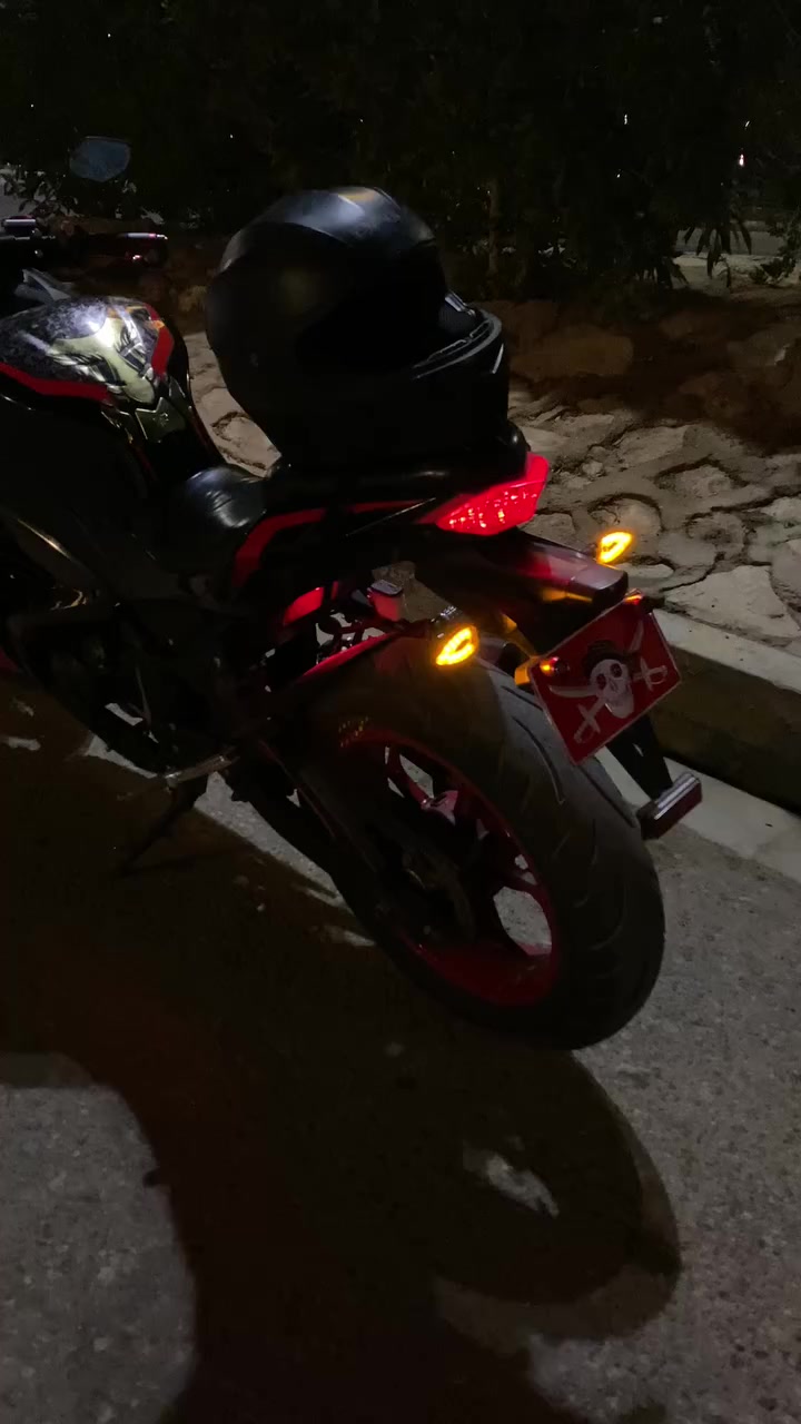 بطح 250cc موديل 2023 شغاله نكره كهربائيات شغاله كلها مزوده كماليات يجي وياها خوذه + اكزوز صوت سعر 1500 بيها مجال للشراي . ملاحضه بدوون اوراق .*********** وتساب
