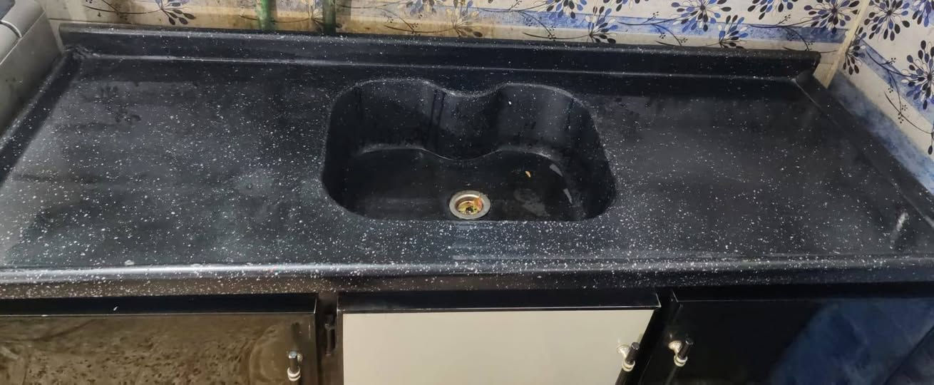 كاونتر مستعمل قليل للبيع نضيف جداً
قياسه متر ونص
3 قطع كله مرمر 
السعر 450 الف وبي مجال
العنوان / بغداد البنوك شارع الفتلاوي 
للاستفسار الاتصال على الرقم / ***********
