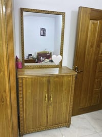ميز مرايه صاج للبيع جديد وأستعمال قليل وسعره ٢٥٠ الف للأستفسار: ‪+964 ...