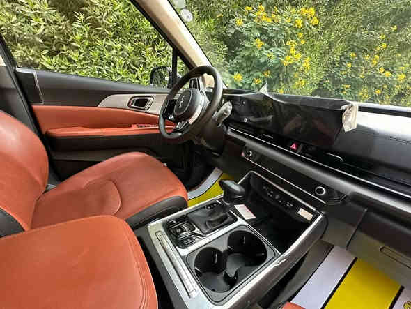 السلام عليكم كيا كرنفال 2025 خليجي فول مواصفات 1/1 رقم شمالي مميز السعر 36000 $ وبيها مجال حك الجية مكانها كربلاء ***********
