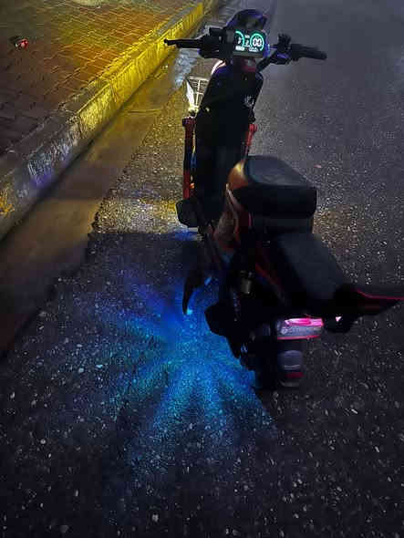 سلام عليكم x900 للبيع 
اي عيب ما بي كامل شغال خمس بطاريات جداد 

نضافه فول بس الكسر بل كفر مبين بل صوره 

للبيع سعر 450 

مكاني واسطي 

***********

***********
