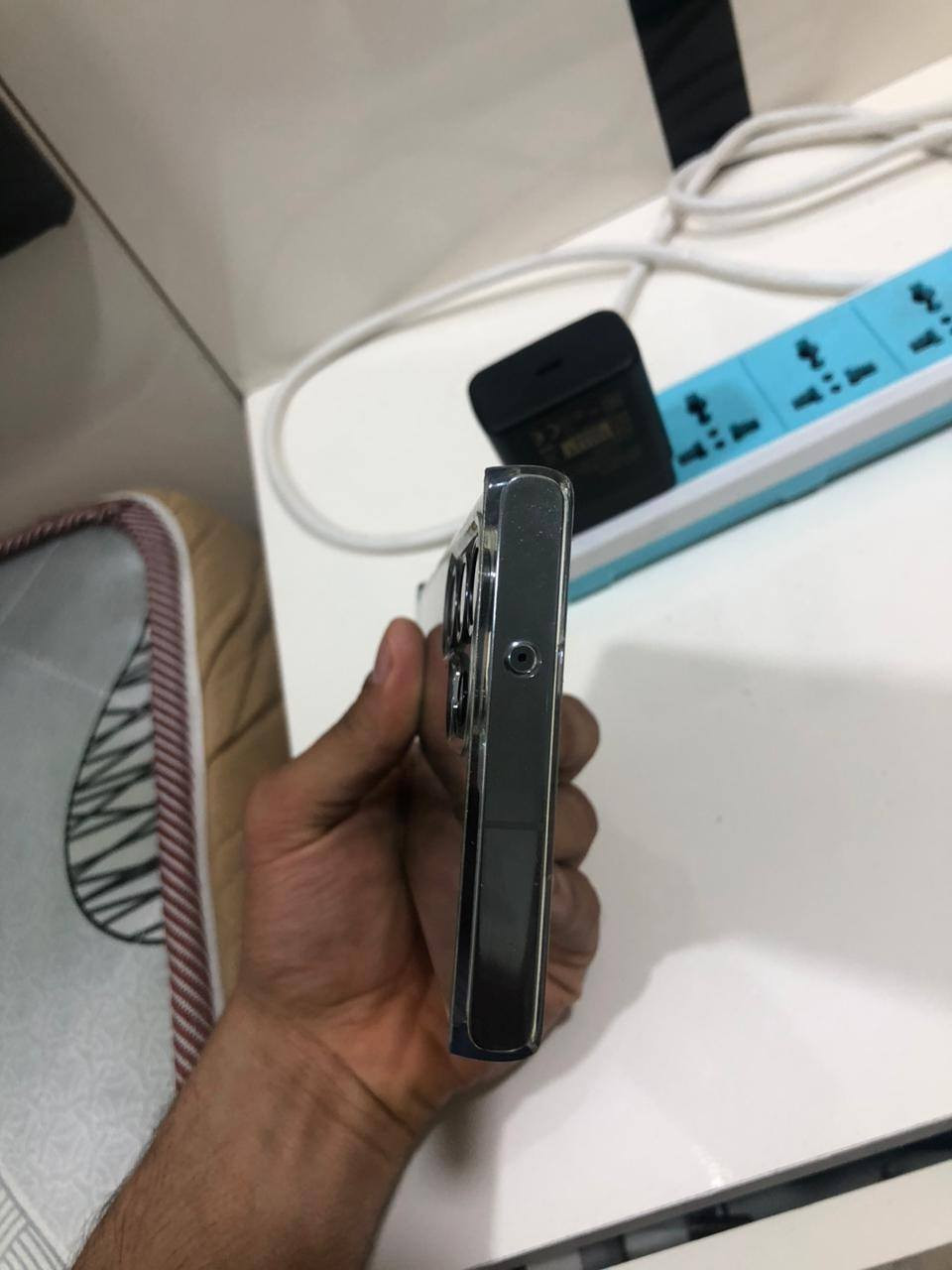 سلام عليكم الترا s23 للبيع جهاز ممبدل بي شي ضمان عين شمس يشيل شريحتين ذاكرة 256 لون زيوتوني مابي فقط فطر كلش خفيف بالضهر ممبين مكان بغداد شارع فلسطين للتواصل *********** السعر 600
