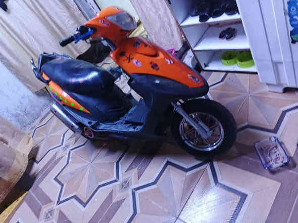 دراجه للبيع نظيفه وجديده ما تعبانه كل شيء شغال بيها بشاير لايد سطاب بث العداد ما يشتل مفتوح بسبوسه مزودينها 56 السعر 700 بيها مجال رقم التلفون هذا ***********
