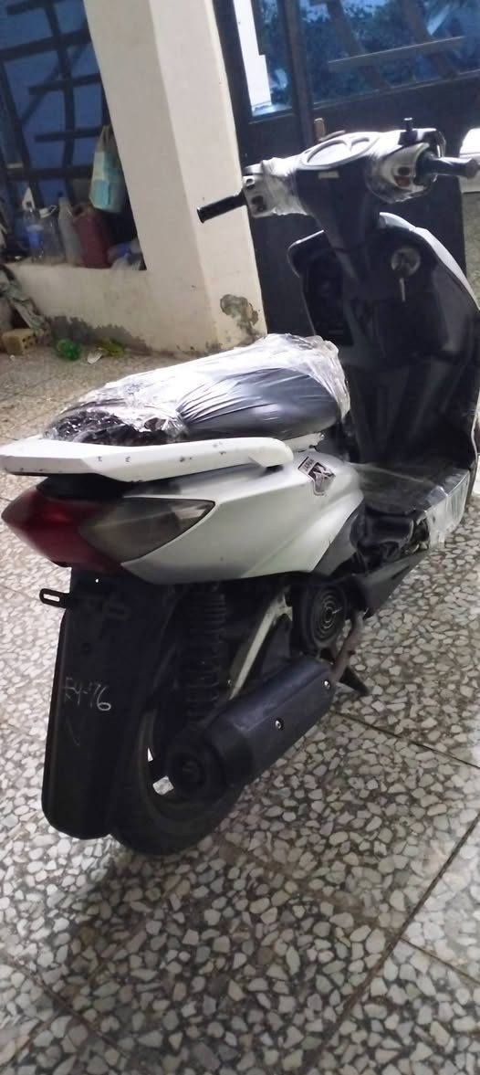 دراجة سكنس سلف هندر محرك حلو شلعه استانين قفل جنطه السعر  280 قفلهه مكاني حي السفير قريب ع العبيدي رقمي ***********
