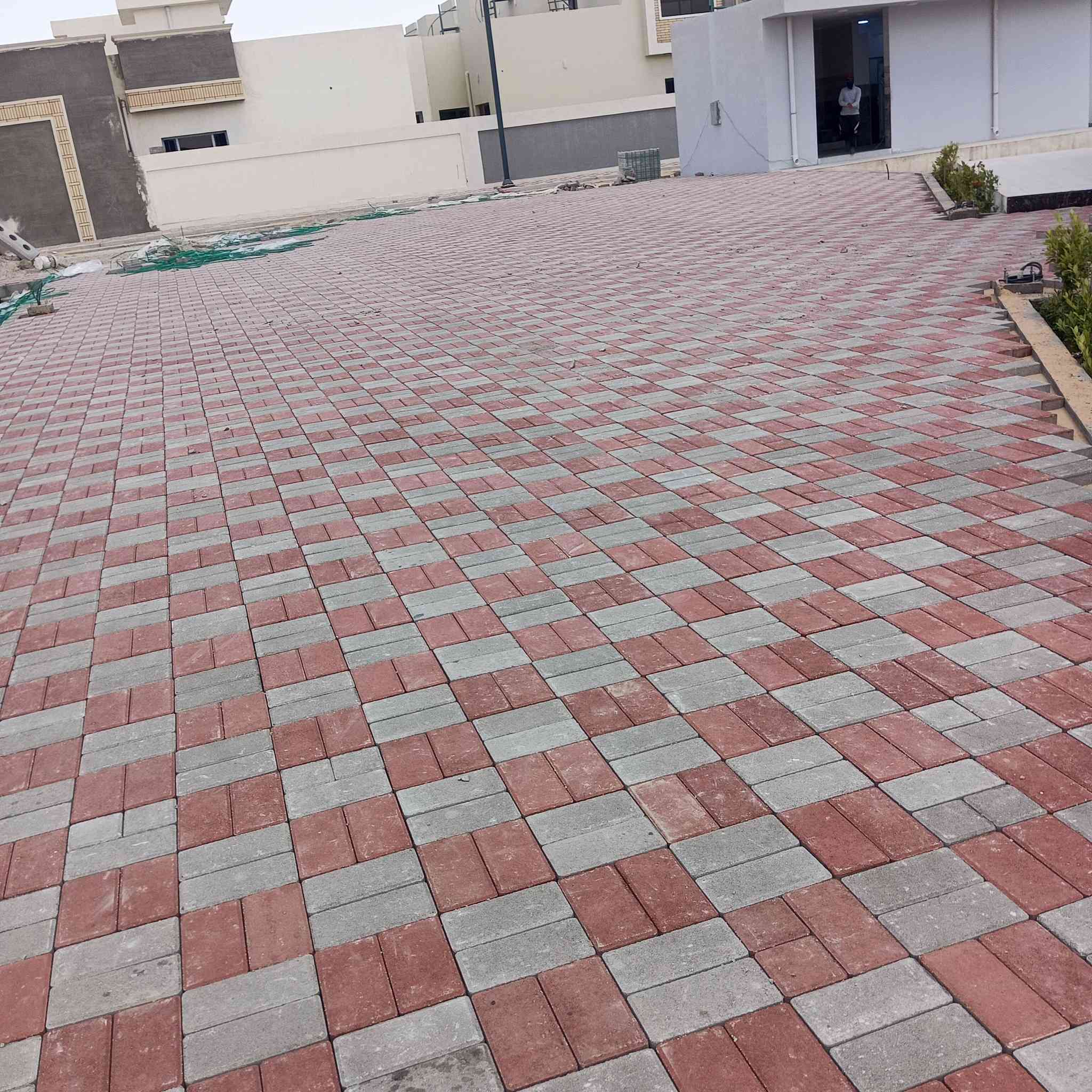 السلام عليكم كادر مقرنص متفرق حاليا شغل درجه اولى نشتغل كافه محافظات العراق انواع المقرنص***********
