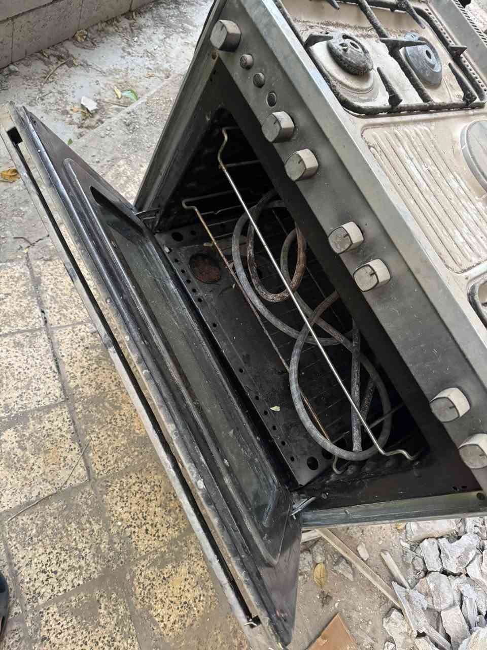 طباخ للبيع نوعية عشتار غازي او كهربائي مع قاعدة ماله للاستفسار ***********
