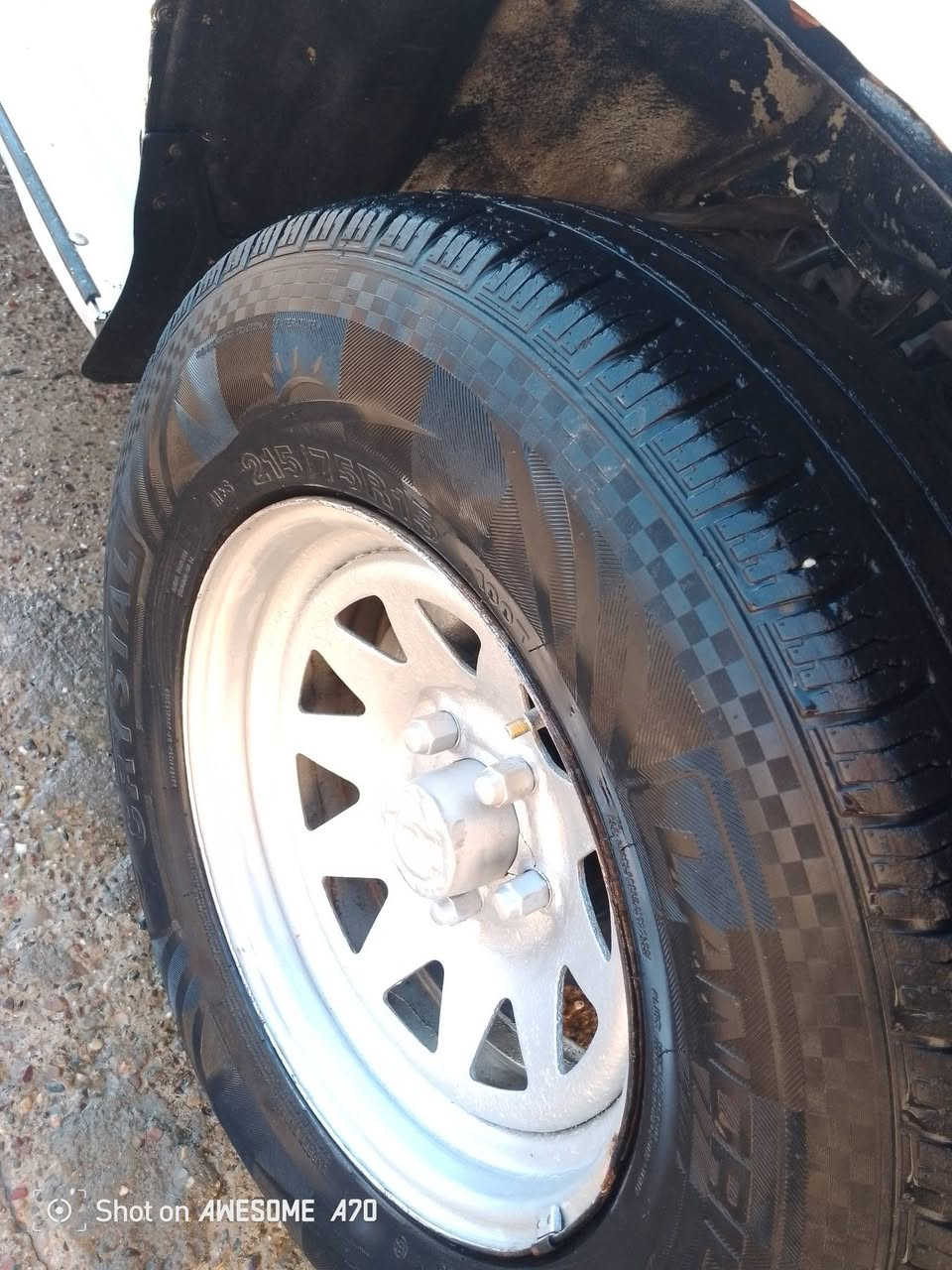 السلام عليكم بيكم دير للبيع موديل 2006 
رقم نينوى سنوية عظم عاج 
گير محرك اكسل شاصي شرط 
السعر 38 وبيهه مجال 
للاستفسار اتصل ‏‪***********‬‏
