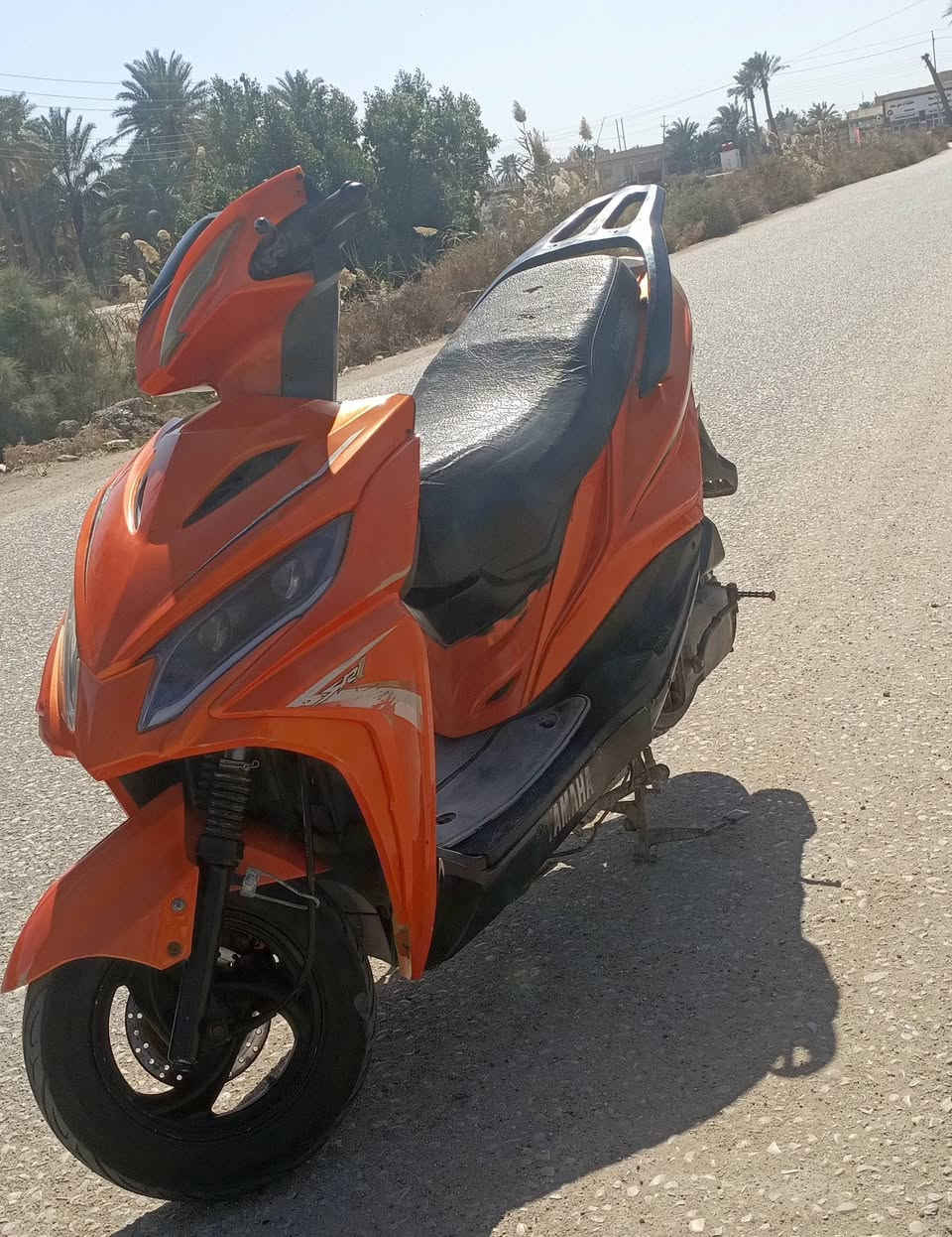 سكنس جامبو سعره 350كفاله عامه  مكينته مال ماكس تزويد 55
شغاله شرط اول هندر واول نكرة سلف هاي كدامك بلمقطع مكفوله من كلشي غراضه بلاد وفول سوادات 
عداد شغال
عداد بانزين
وياله جدد ياماها
كلجات بعدهن جيس 
راجز سلف وخرز جدد
كهربائياته تخبل اشاير +عالي وناصي + بك لايت + رماش 
هورن بعده جديد 
ستان وسطي وصفاحي
كفرات ختم واحد وجدد كدام عينك تجي تفحص هاي صوره وشوف شلون صوته ناعم مكاني بين الكرمه ولسوك على طريق ال زياد راسلني وبيك خير ودلل ***********
