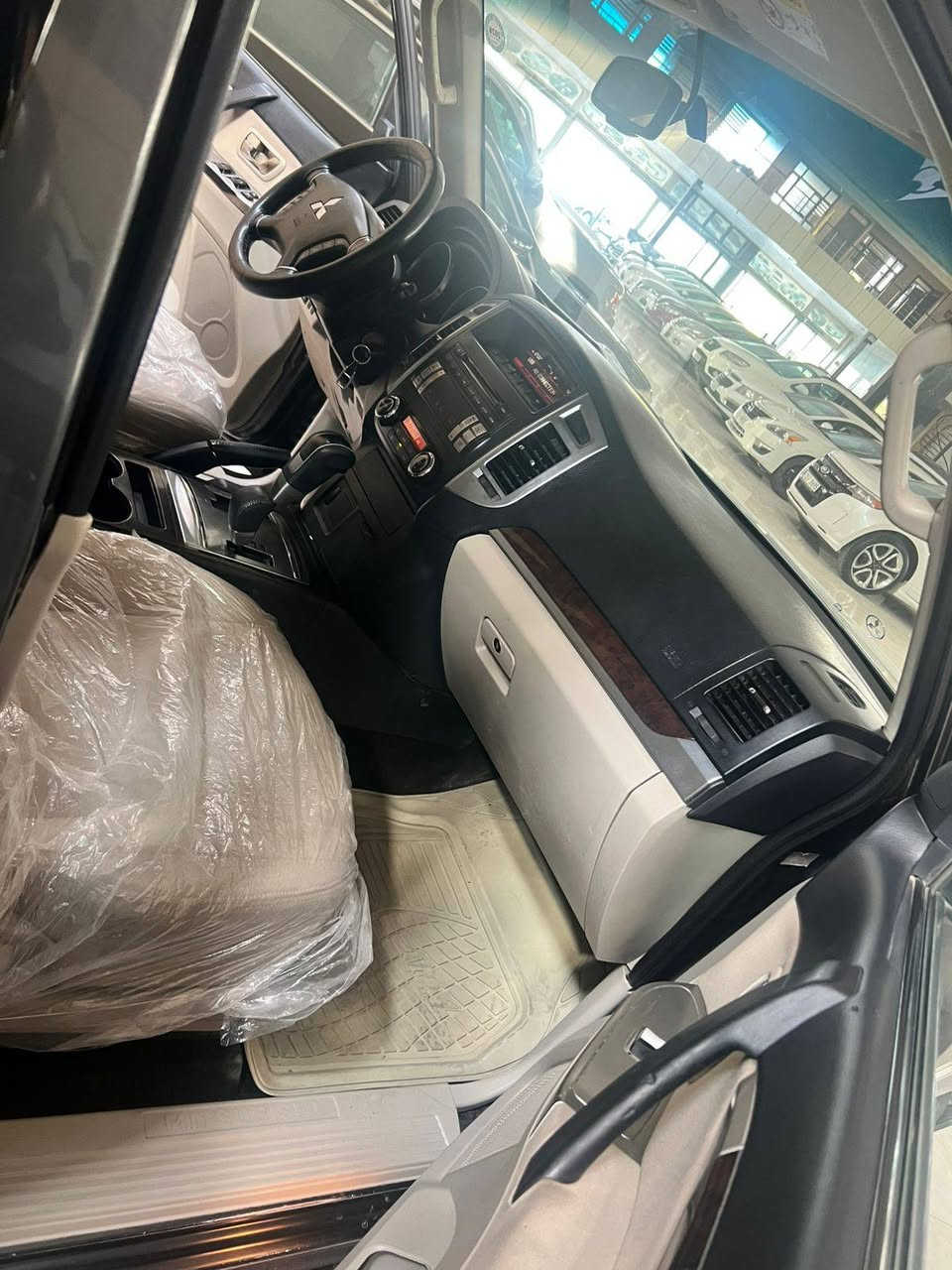 السلام عليكم باجيرو 2016 خليجيه بيع او مراوس ابشمالي مكفووله كفاله عامه حته دعاميات السونار مرفق بلمنشور نص مواصفات مكينه 3500المرغوب مامفتوحه ابشرط رقم سنويه هزه كله جديد لل2031 صدر امامي خلفي جديد شرط تحويل وكاله اني حاظر مكان السياره كلار وسليمانيه 
السعر180 وبيها مجال
الاستفسار
***********
