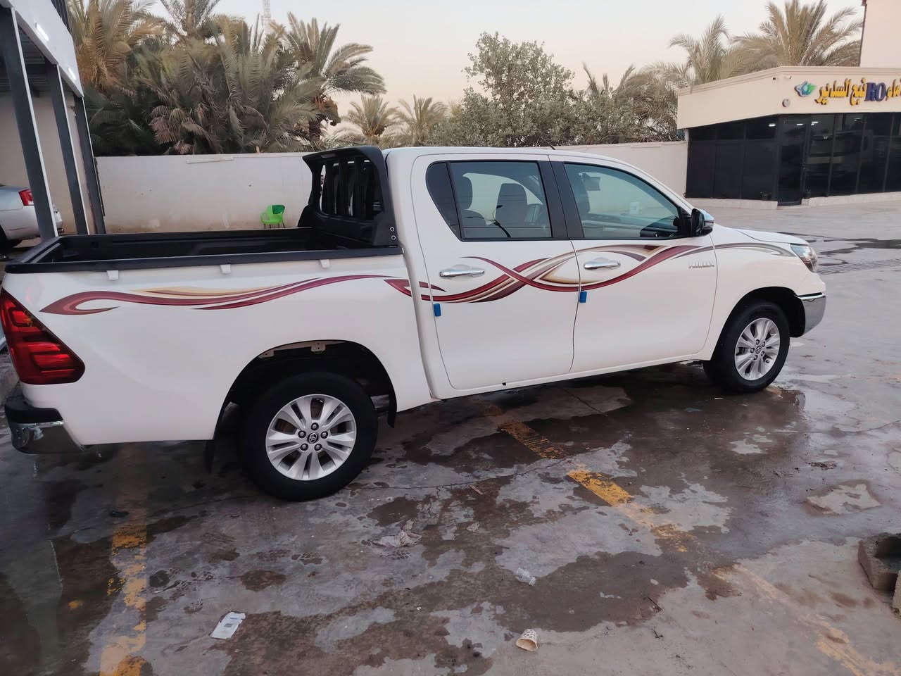 هايلوكس موديل 2024كويتي فول مواصفات  اوتوماتيك رقم بابل مكفول ماشيه 46الف ***********
