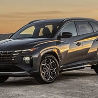 عندي سيارة توسان 2024 غير مُرقمة خليت الكم فيديو للضربة مالتها السيارة...