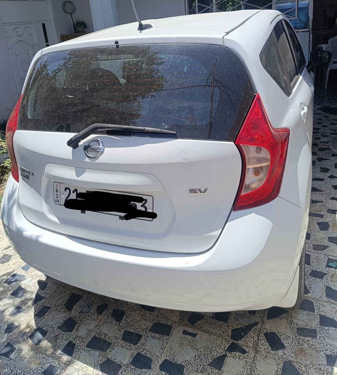 نيسان فيرسا٢٠١٦ نظيفة وماشية ٩٩٠٠٠  .٩٠$ العنوان كركوك***********
