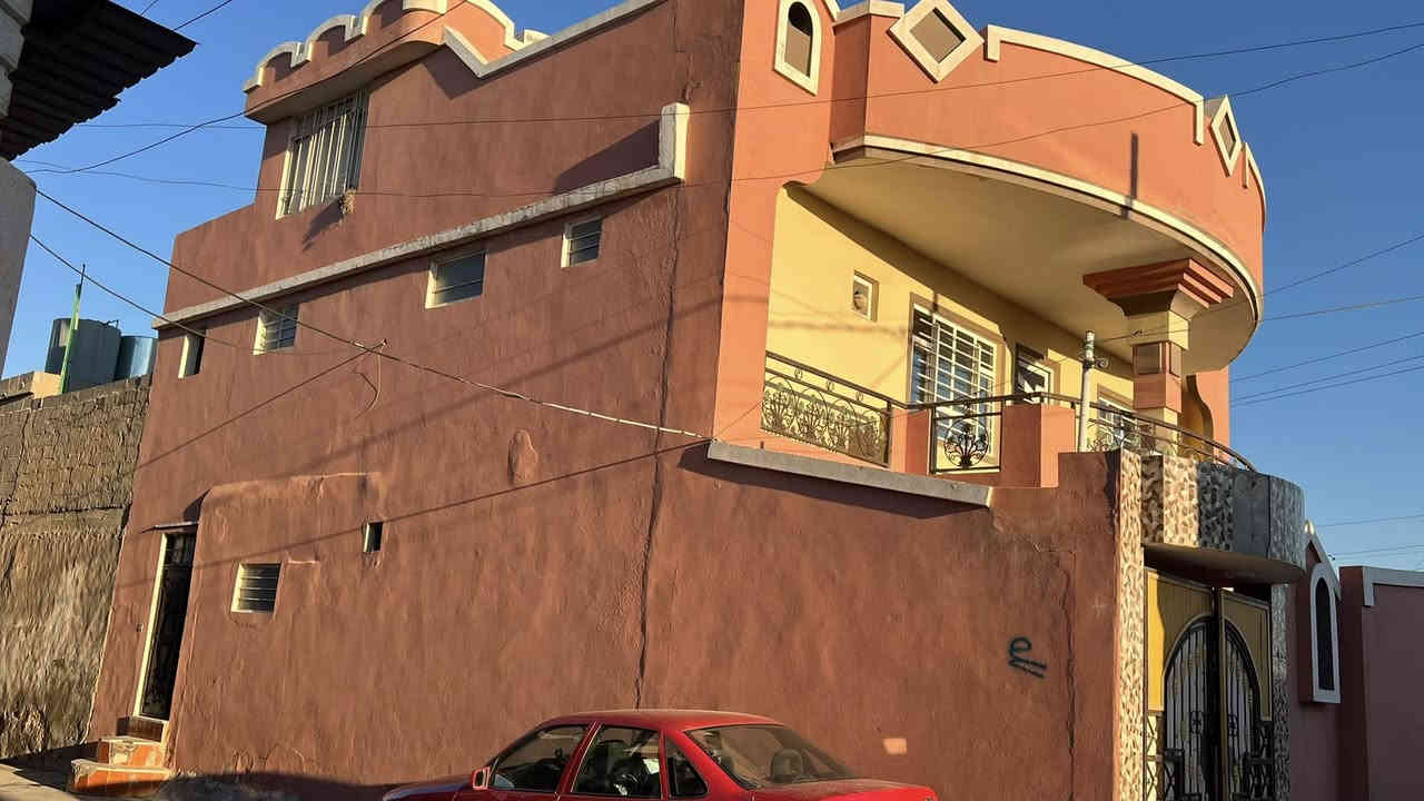 دار للبيع
المساحة 206
بيت طابقين طابق الثاني شقه ومفصوله شبه كامل عن البيت بيت مرتب جديد عنوان وادي حجر قرب مدرسة عمار ابن ياسر للاستفسار الاتصال على
 ***********
***********
