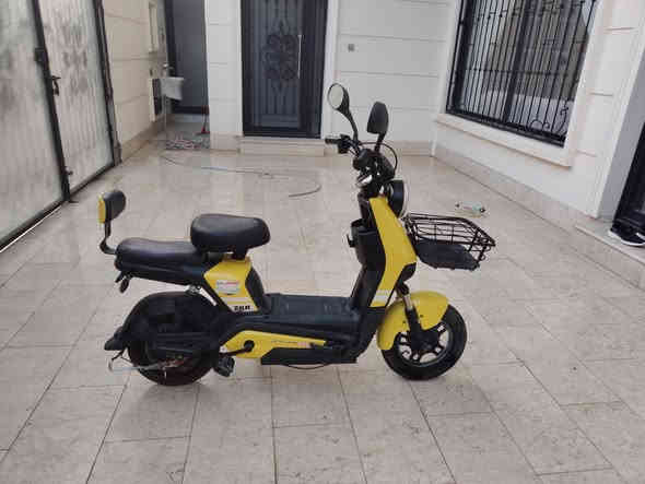 بايسكل شحن مقاس 14 مديل 2024 ماشي 1750 كيلوا متر سرعه 35 حقيقي جديد ومامبدل اي شي 
نضيف جدا السعر 275 الف العنوان كربلاء استفسار ***********
