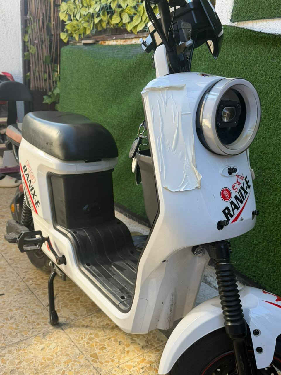 السلام عليكم شباب عندي دراجه للبيع شحن ار تسعه موديل 2025 بطايرات جديدات دراهجه نضيفه بس بيه كتف ما كلوبات يرادله تبديل سعره كتف رخيص سعر دراجه 500 وبيه مجال لطيبين مكان كربلاء رقمي *********** واتساب بي
