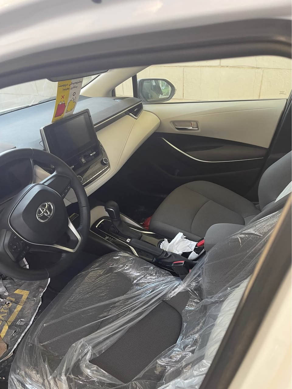 السلام عليكم ورحمة الله وبركاته 
للبيع كورلا موديل ٢٠٢٤ وكالة ساز ( بانزين ) 
ضمان وكالة تويوتا العراق بكل الفروع لغاية ٤٠ ألف 
بحالة الوكالة عداد ألف فقط على أيدي من الشركة يعني زيرو
مكفولة كفالة عامة من كل شي
محرك ١٨٠٠ بانزين 
بصمة تشغيل
بصمة أبواب 
تبريد قطعتين 
حساسات امامي وخلفي 
مرايا شفط 
شاحن وايرلس
عدادات الكتروني
لايت زنون 
كشافات 
تحكم كامل
كروز سرعة 
وغيرها الكثير من المواصفات 
للاستفسار الاتصال على ***********
مكان السيارة الديوانية/ الجزائر 
السعر ٢١٨ ديوانية, القادسية
