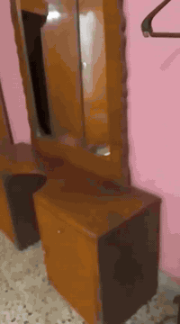 غرفة نوم نضيفه حسب المعاينة  السعر 400  نقص فقط السرير  بغداد الطالبية ***********
