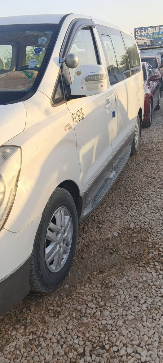 السلام عليكم 
مراوس فقط بسيارة صغيره ستاركس موديل 18 قادسيه نكليزي مخلوط مسكر سبلاين سيارة جاهزة فقط دبلات اماميه تعبانات سعره 190 وبيه مجال بسيط مكاني بابل القاسم ***********
