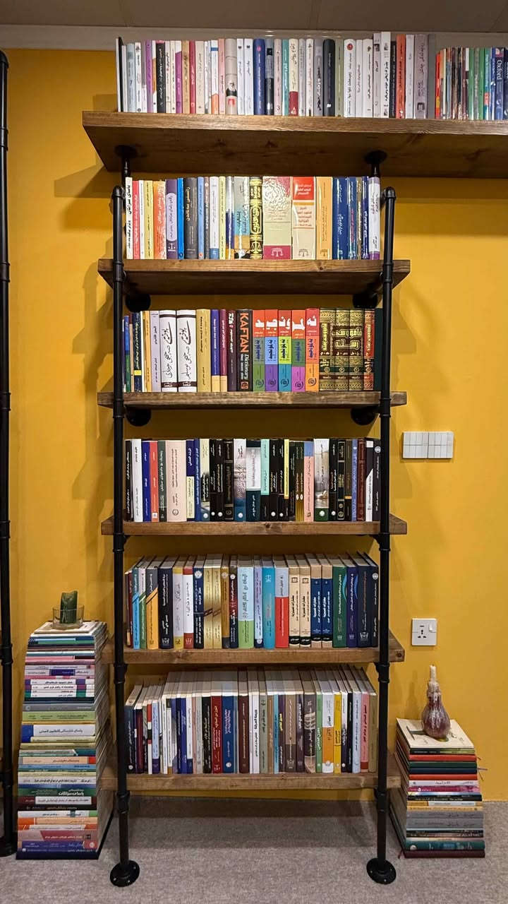 ڕەف بۆ فرۆشتن
پێنج تاکە
دووتاکیان پێنج ڕەفە
دووتاکیان شەش ڕەفە
تاکێکیان یەک ڕەفە بە درێژی
پێکهاتەکانی بۆڕی ئاسن و داری ئەسڵی پتەو
بەرگەی قورسایی زۆر دەگرێت بۆ کتێب و هەر کەل و پەلێکی تر دەبێت ٫ دەتوانیت شتی لەسەر عەرز بکەیت بۆ دوکان و پێشانگا یان هەر بابەتێکی تر
شوێن هەولێر 
گەیاندن بە خۆڕایی بۆ هەولێر
*********** أربيل, العراق
