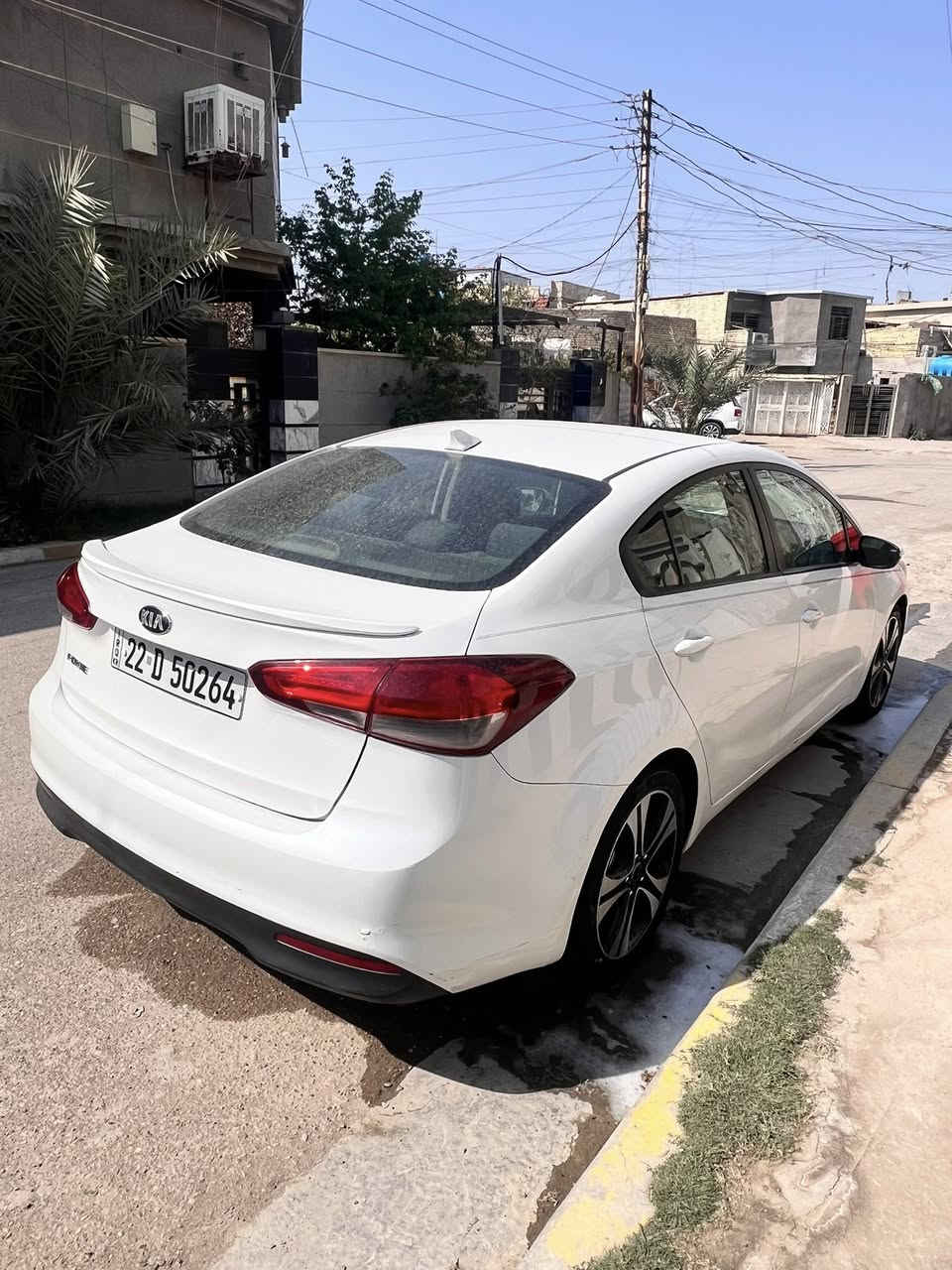 سلام عليكم شباب كيا فورتي مديل 17 وارد امريكي حادث امريكا جملغ صفحه السيره وهنا بل عراق بيها 3 قطع صبغ سياره حلوه وجاهزه كير مكينه تبريد تخم ويل و تاير رقم اربيل سنويه ورقام جدد سياره باسم والد صاحبي عربي تريد تحويل تريد وكاله مكان سياره بغداد ال كاظميه السعر 105وبيها ***********
