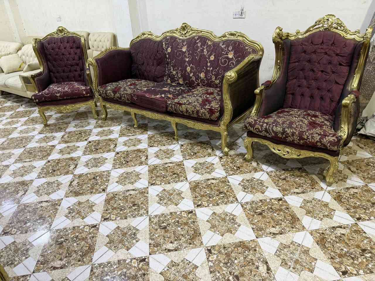 ئةم تاقم قةنةفةكلاسيكية 
بؤفرؤشتن بيعيبة 
مصرييية
ژم***********
