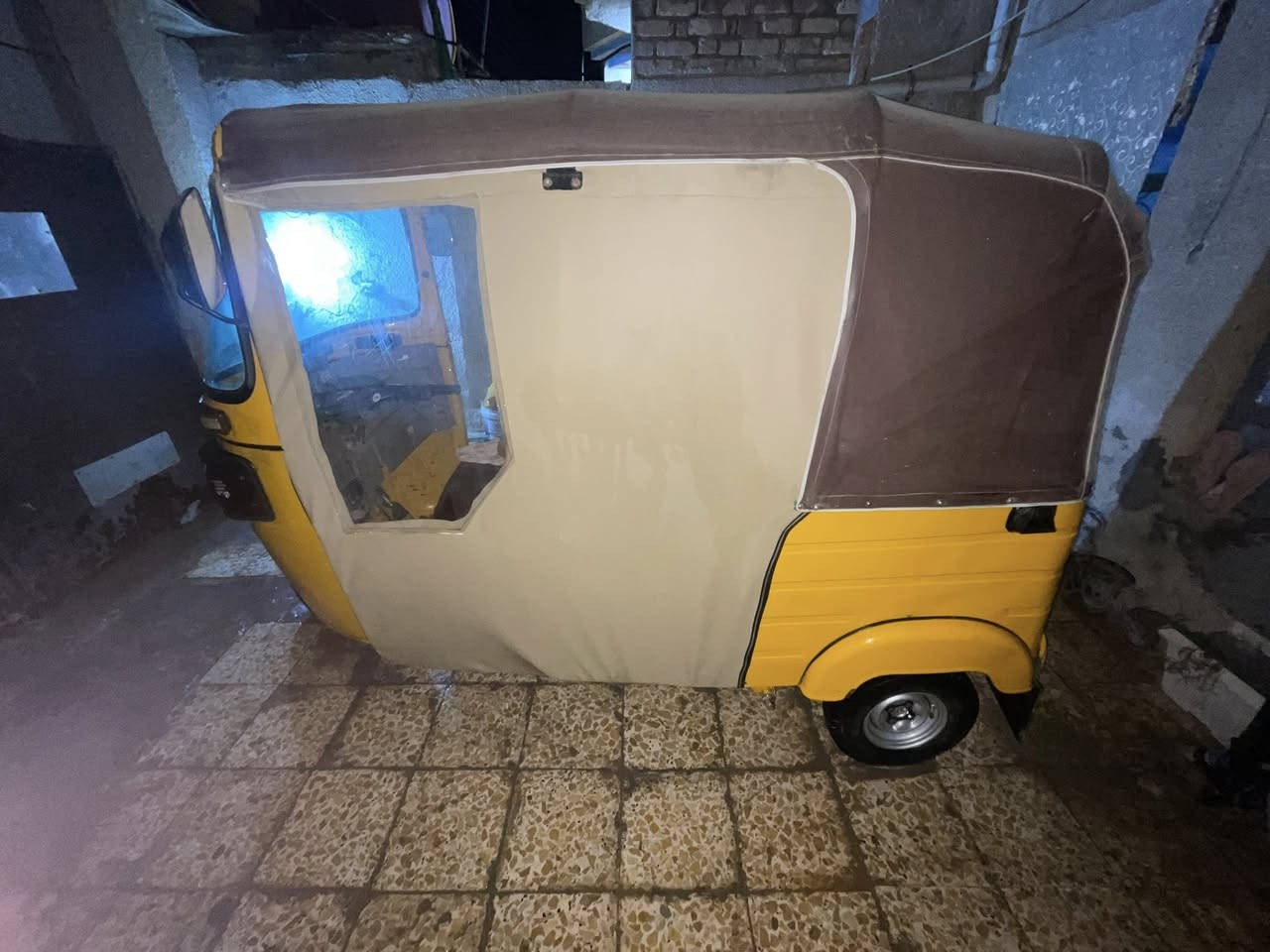 سلام عليكم تكتك موديل 19 رقم وسنويه تحويل ثاني يوم معمره تعمير عام تكتك تاخذهه كبل لشارع ترايهه يخبل بكاني تاجي سبع البور سعر 6500 وبيهه مجال شراي يتصل ***********
