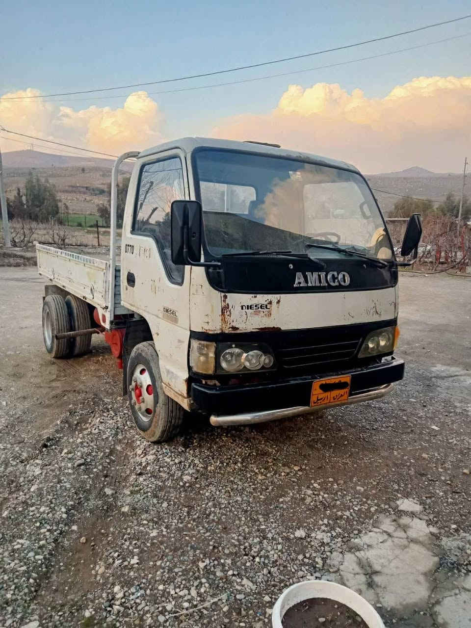 ئەمیکۆی6طن مۆدێل 2006 ڕەقەم هه ولێرە سەنەوی بەسەرچووە مەکینەی بیلاد یە نە کراوەتەوەئیستۆپ وکلاجی هه واوو ڕۆنە  یانزەساڵە ڕاگیراوە هه یکەلێکی جوانی هه یە یەک پەڵە ساردی هه یە دەعمی نییە بۆتە نکەرولۆری وگەڵابەش دە بێ وینجی هه ڵڕشتنی هه یە کوشن وگاعی تازە تێگیراوە کارەبای هه موی مەزبوتە ماڵی دۆستە ..ژ.م..
*********** السليمانية, العراق
