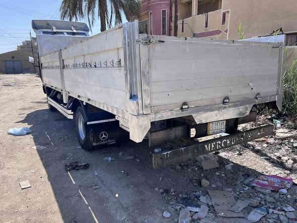 سلام عليكم شباب البه موديل 91 بغداد شاصي 6وربع تخم تاير جديد كير ومكينه مكفولات مكينه 6الكير 5نمر السياره خير منالله لا ضربه ولا صبغ السعر 90وبيهه مجال لطيبين  النوان بغداد قرب مجمع بسمايه وأي ستفسار هاذه رقمي ***********هاذه رقم  رعي السياره اني مكلف بل نشر
