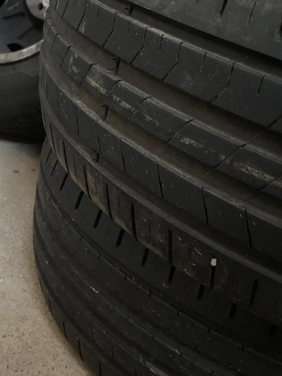 سلام عليكم اخوان تايرات حجم (15)2005/60.      تايرات أصليات وجدد ما مستعملات مال خارج اوربيات وشرط لا يابسات ولا دامج يتوفر توصيل جميع المحافظات يصلك الطلب إذا ما عجبوك رجعهم واني الممنون السعر 150وبي مجال العنوان موصل ***********/
***********
