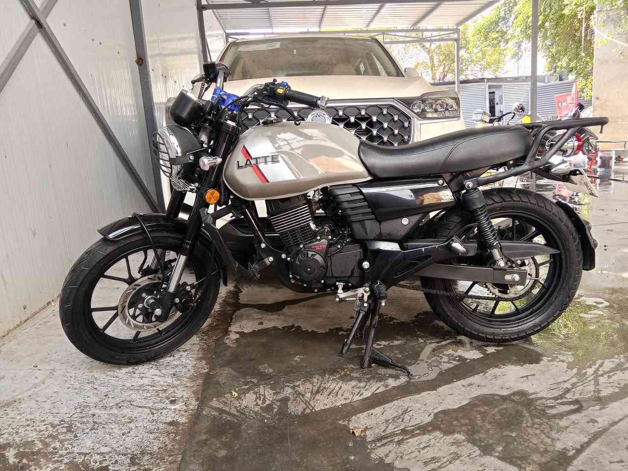 دايوان لاتي  لون اسمنتي مميز 2025مكفوله كفاله  من كلشي وصل معرض فقط مكاني بغدادمعروضه 1650قفله
***********
