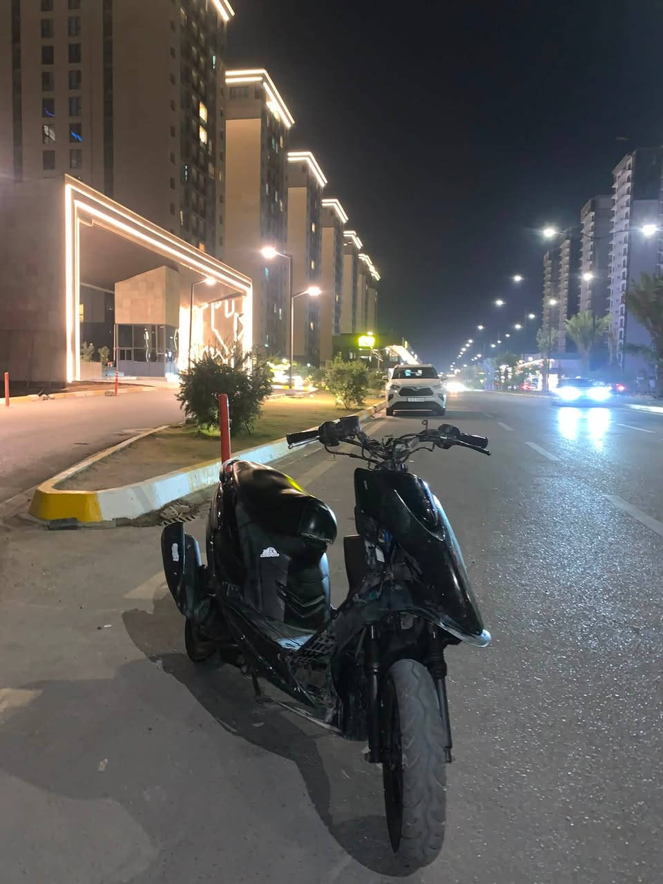 السلام عليكم دراجه ماكس للبيع دراجه نضيفه شوفت عينكم مابيه نقص هنددر واحد السلف شغال بس يرادله بريك خلفي وبريك امامي بل مكان  كهربائيات فول سعر الدراجه 250قفل 🔐 لمو شراي لايتعبني مكاني بغداد حي الجهاد *********** واتساب
